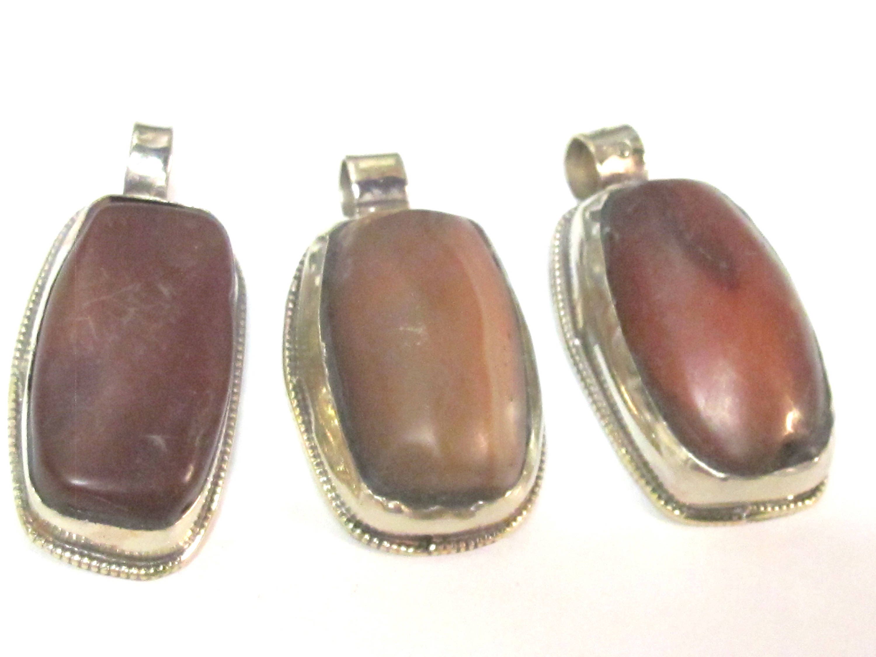 1 Pendant - Himalayan natural carnelian gemstone tibetan silver pendant with reverse side flower carving - PM577E