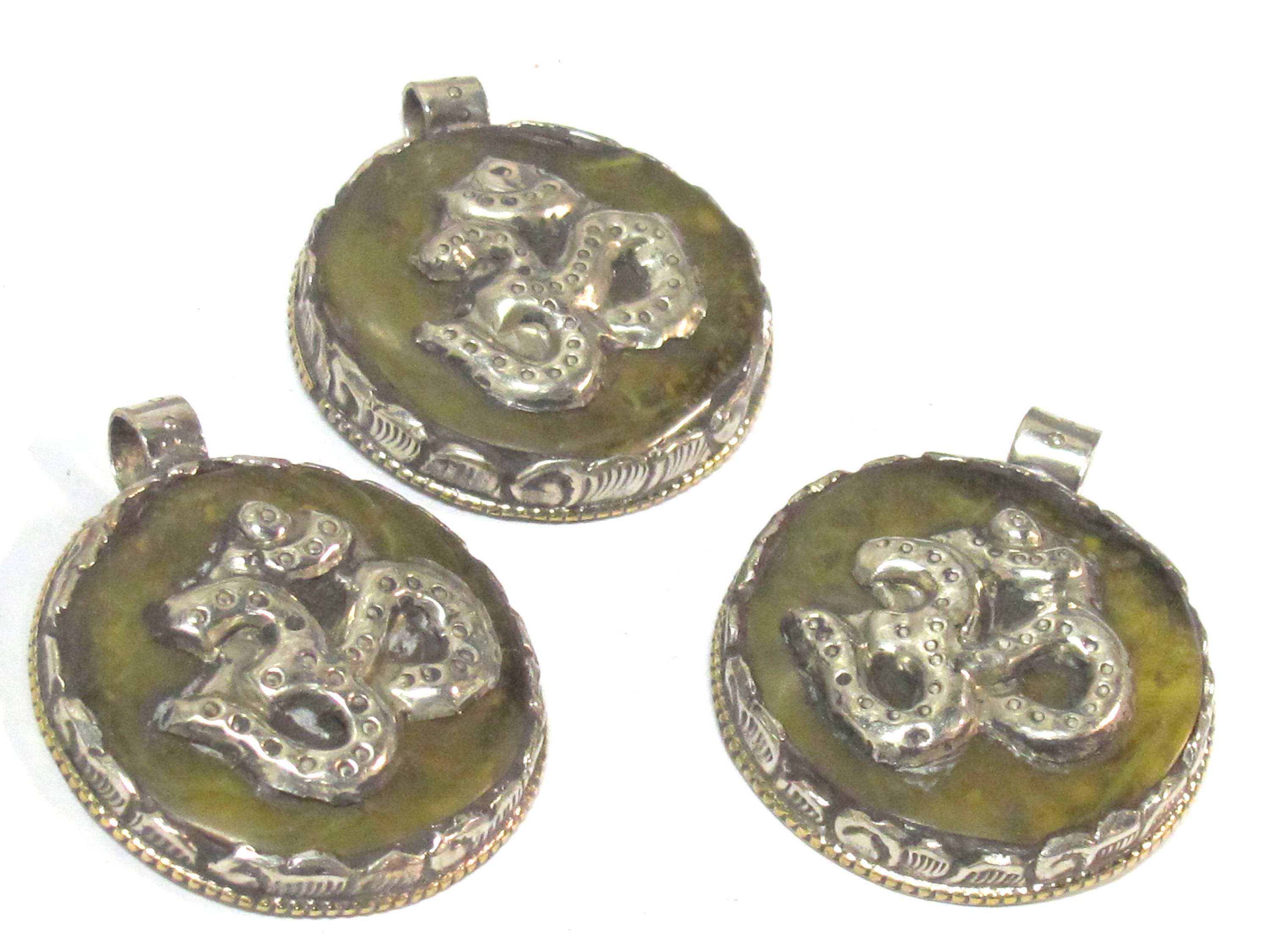 1 Pendant - Tibetan honey copal resin Om mantra pendant with reverse side Lotus flower design filigree - PM292K