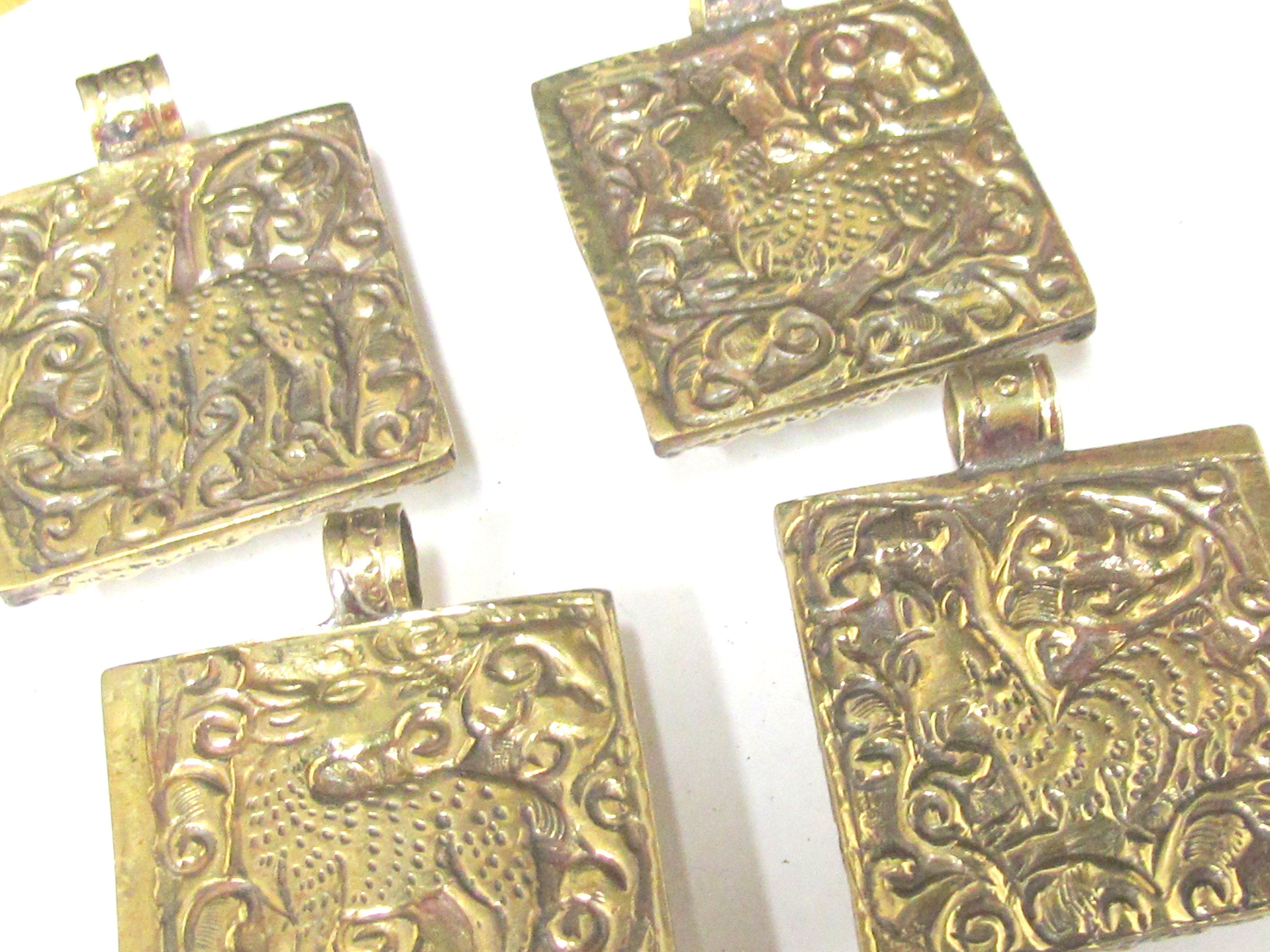 1 pendant - Tibetan square shape Buddha pendant antiqued golden color with deer animal carving on other side - PM589D