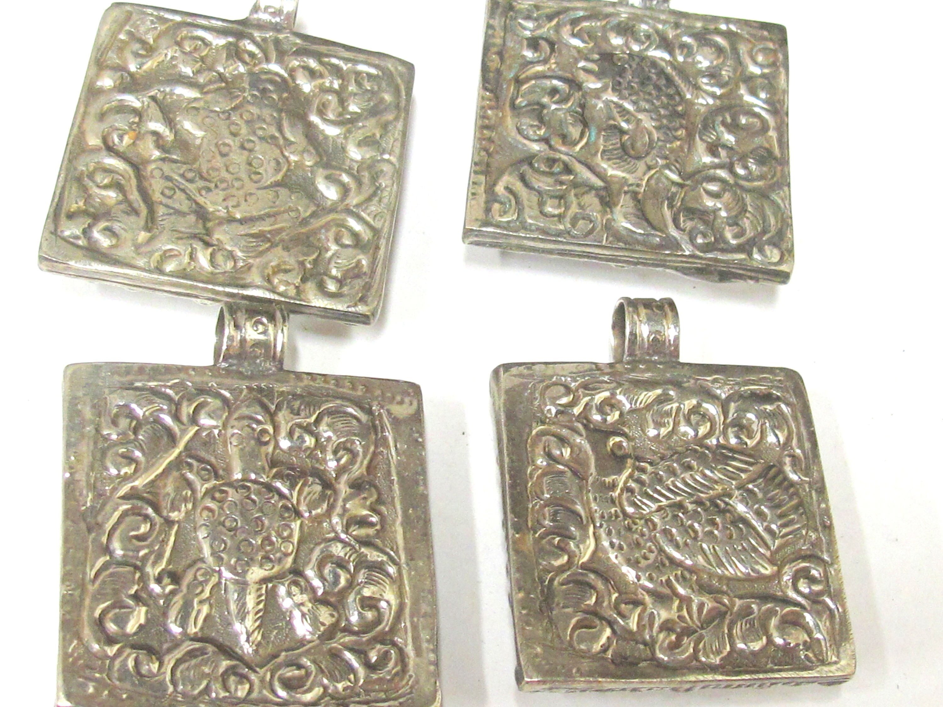 1 pendant - Tibetan silver square shape Buddha pendant from Nepal - PM588E