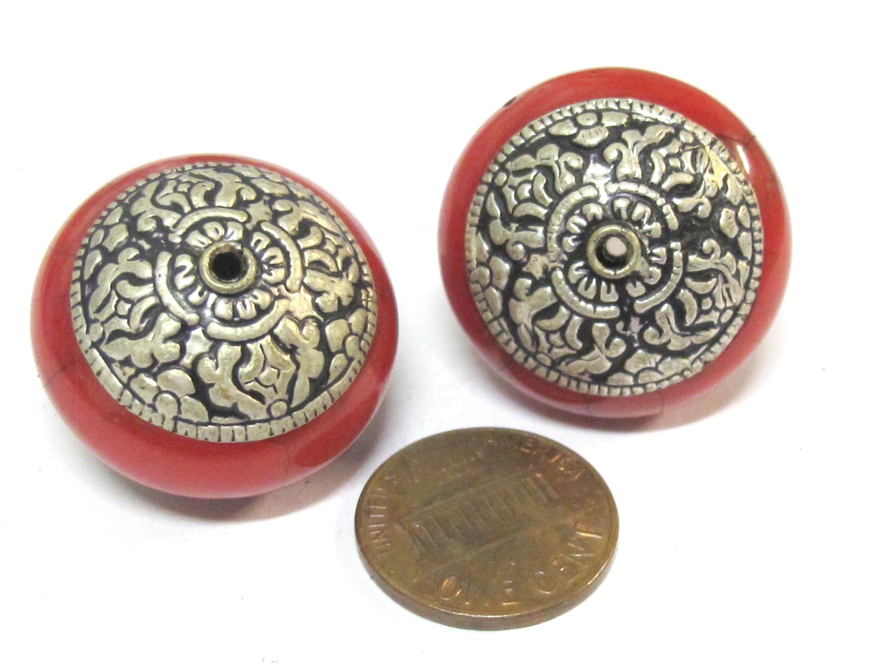 1 Bead -Large Tibetan red crackle resin capped bead with tibetan double dorje vajra symbol - BD977A