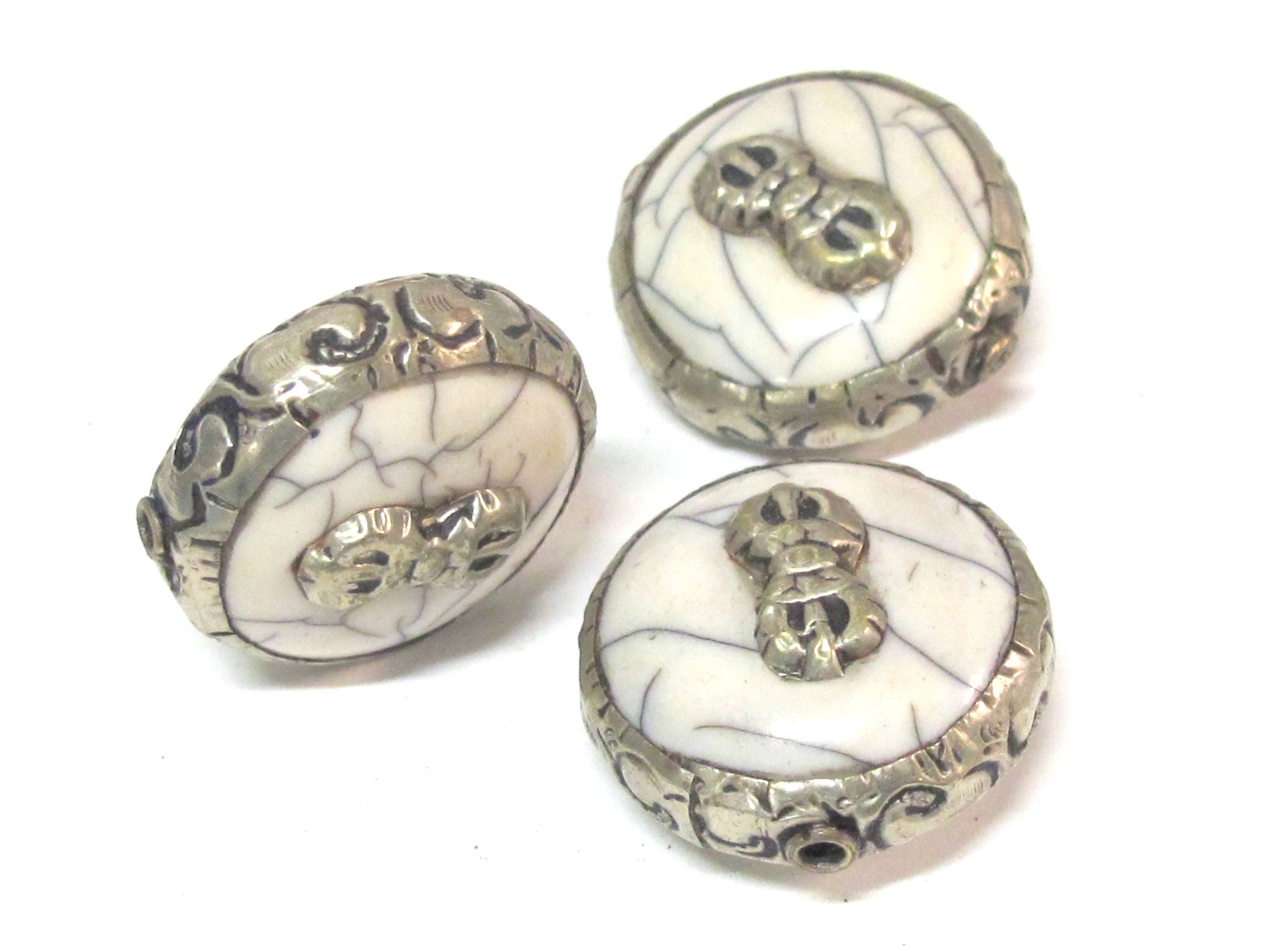 1 Bead - Reversible Large size Tibetan silver encased white cream color crackle resin dorje vajra symbol bead - BD524E