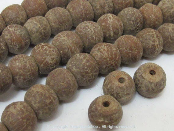 10 Beads - Tibetan natural old Bodhi seed beads 13 - 14 mm wide - NB015T