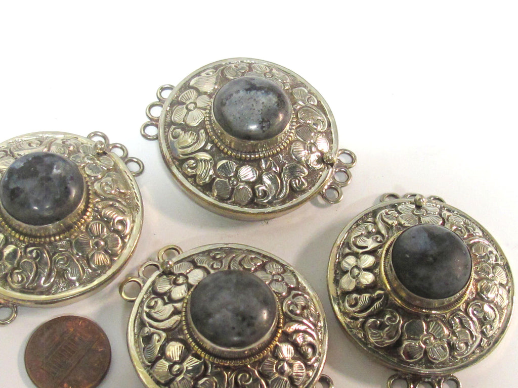 1 clasp - Large round shape ethnic Tibetan silver finish labradorite gemstone inlaid statement clasp pendant from Nepal - LN041B