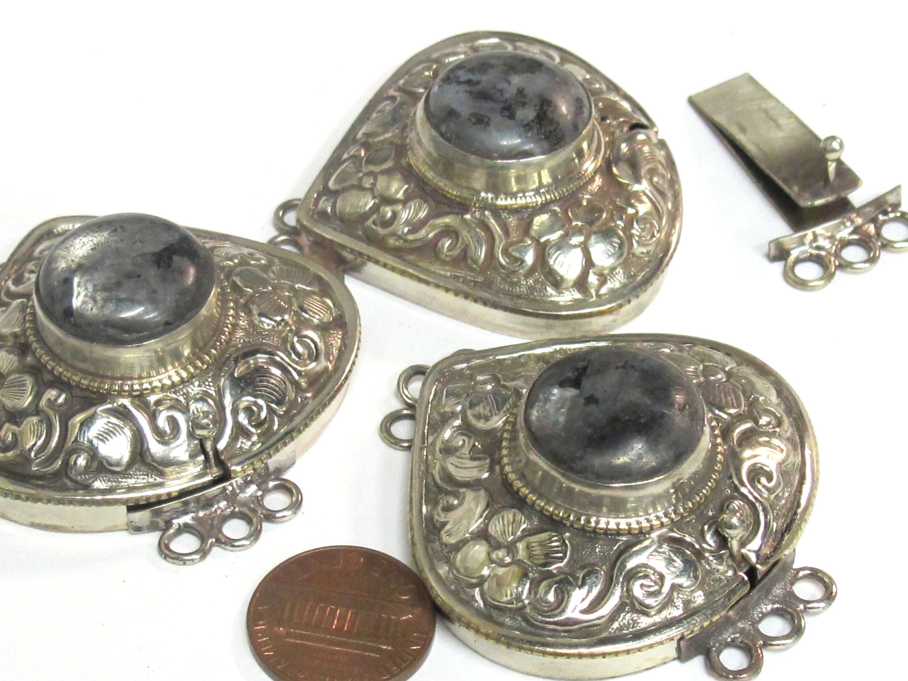 1 clasp - Large triangular heart shape ethnic Tibetan silver finish labradorite gemstone inlaid statement clasp pendant from Nepal - LN041C