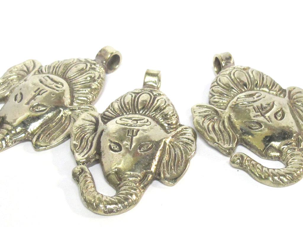 1 Pendant - Beautiful lord Ganesha Ganpati pendant with reverse side floral carving temple decor charm jewelry supply from Nepal - CP133