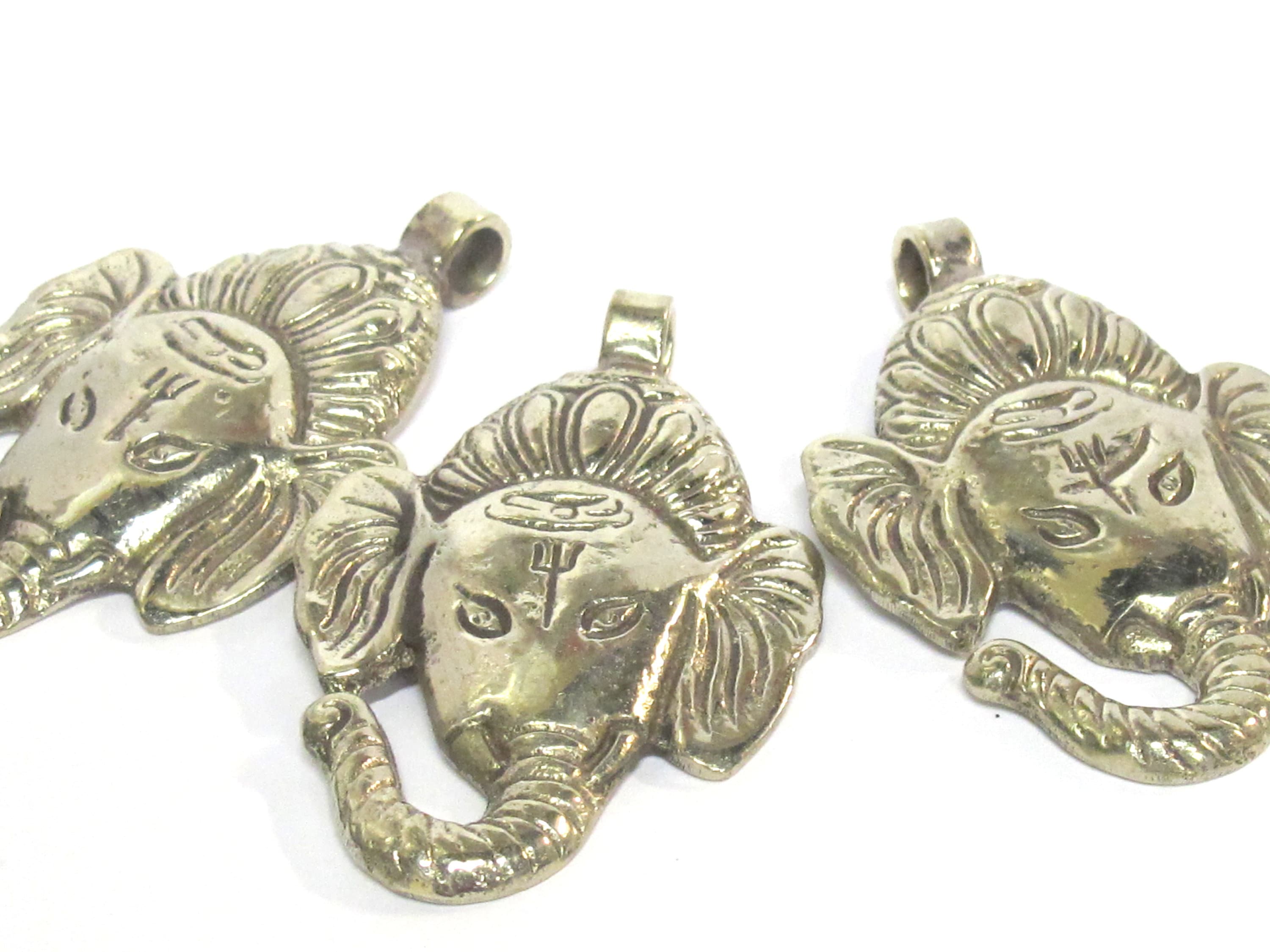 1 Pendant - Beautiful lord Ganesha Ganpati pendant with reverse side floral carving temple decor charm jewelry supply from Nepal - CP133