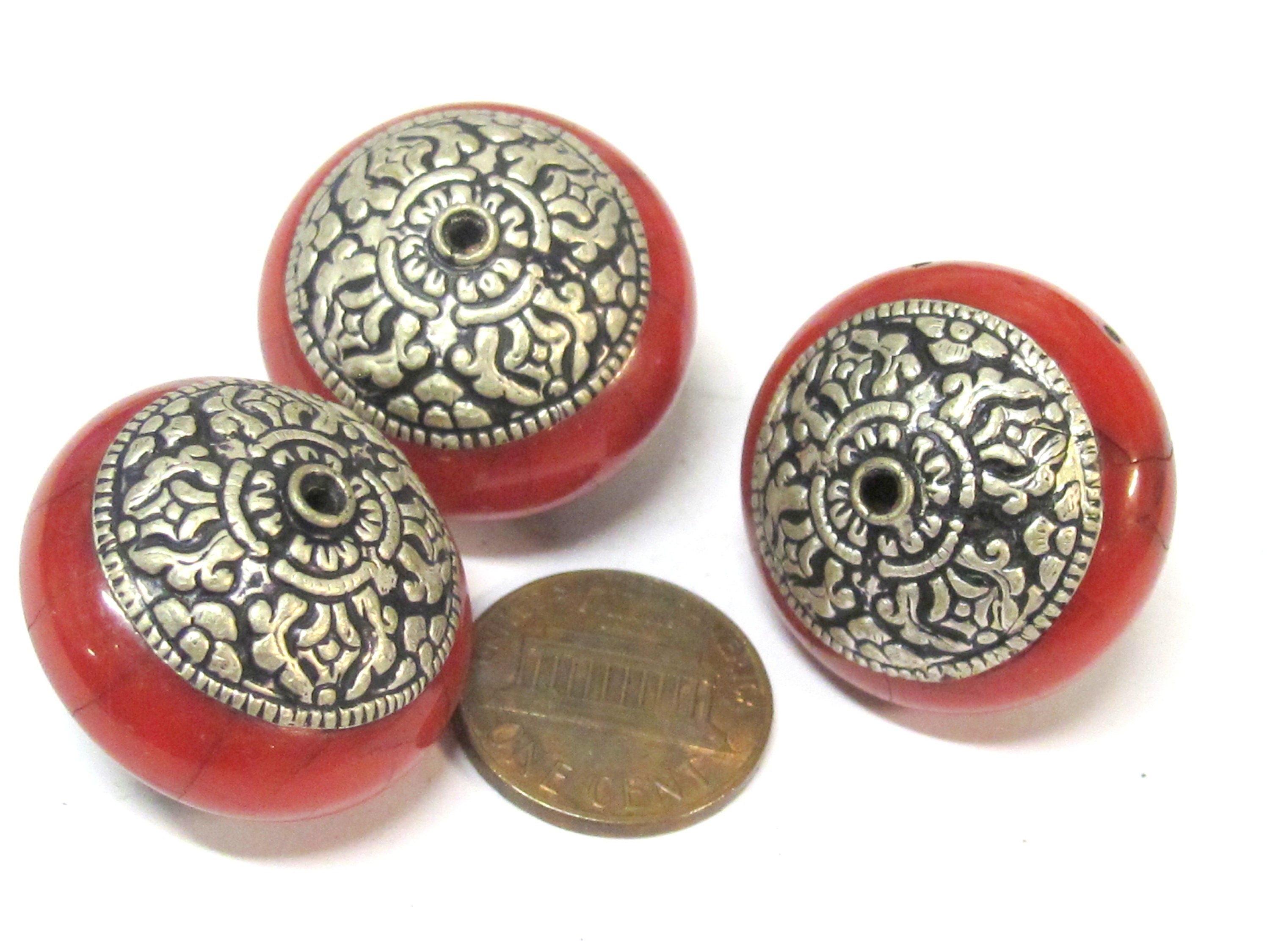 1 Bead -Large Tibetan red crackle resin capped bead with tibetan double dorje vajra symbol - BD977A