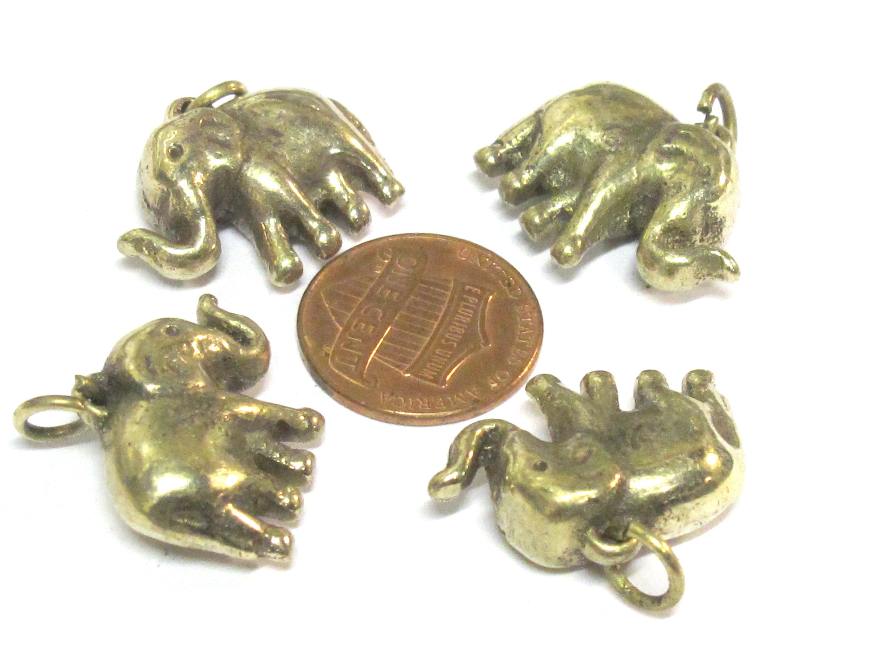 1 Pendant - Small size ethnic Tibetan solid brass elephant pendant from Nepal - CP132s