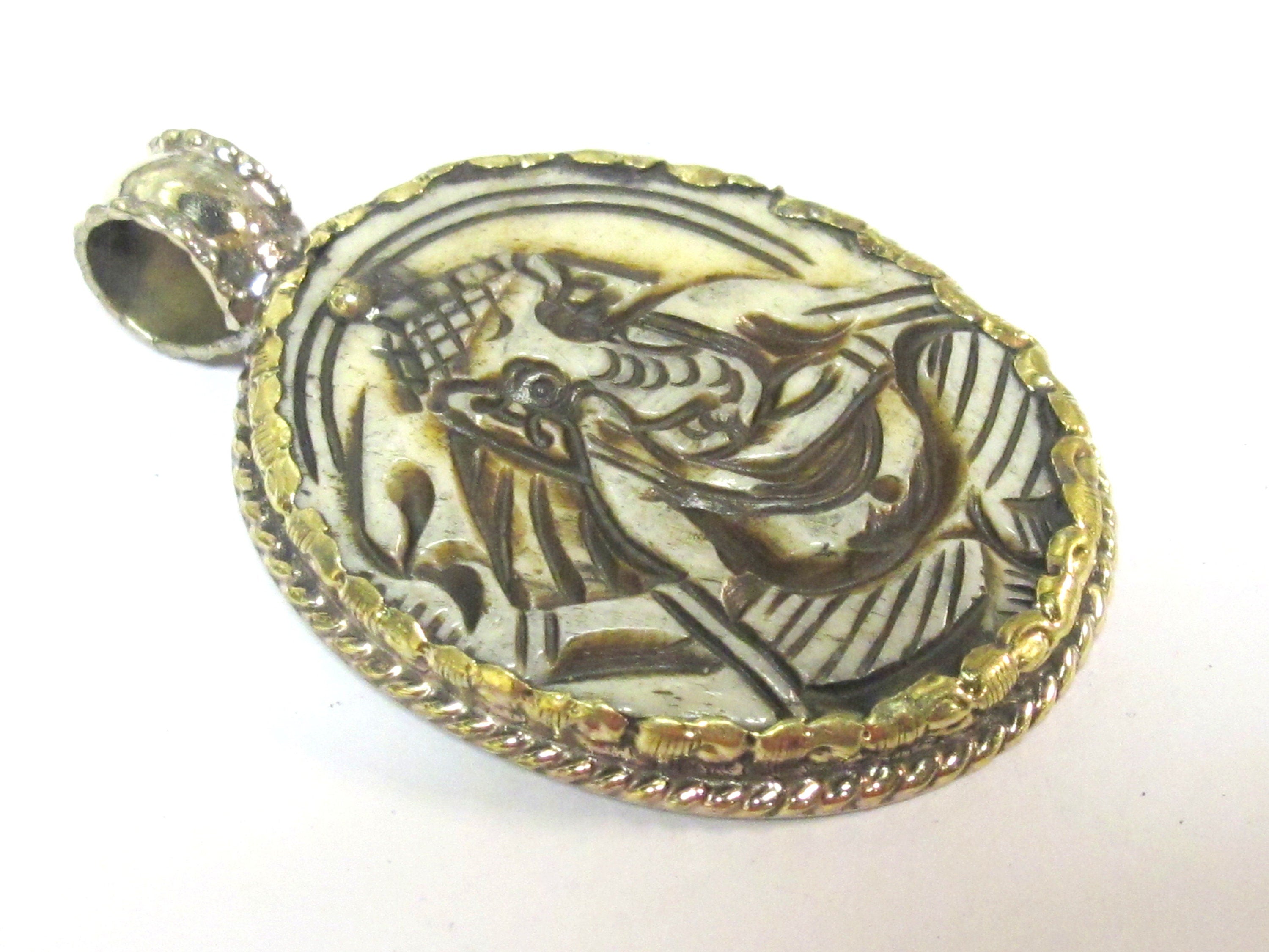 1 Pendant - Intricate carved ethnic Hindu Lord Ganesha recycled cattle bone pendant with floral carving on reverse side - PB007P