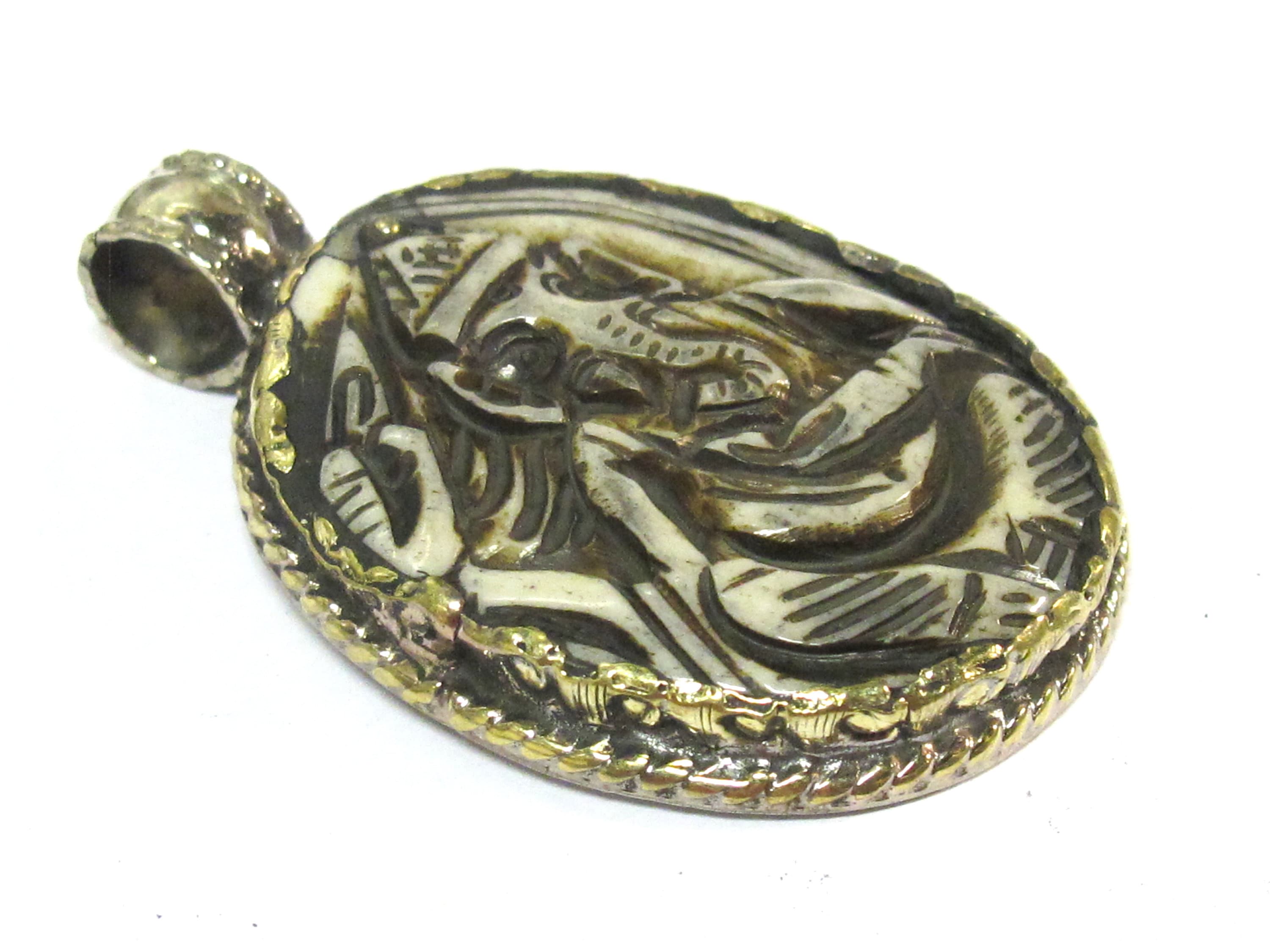 1 Pendant - Intricate carved ethnic Hindu Lord Ganesha recycled cattle bone pendant with floral carving on reverse side - PB007P