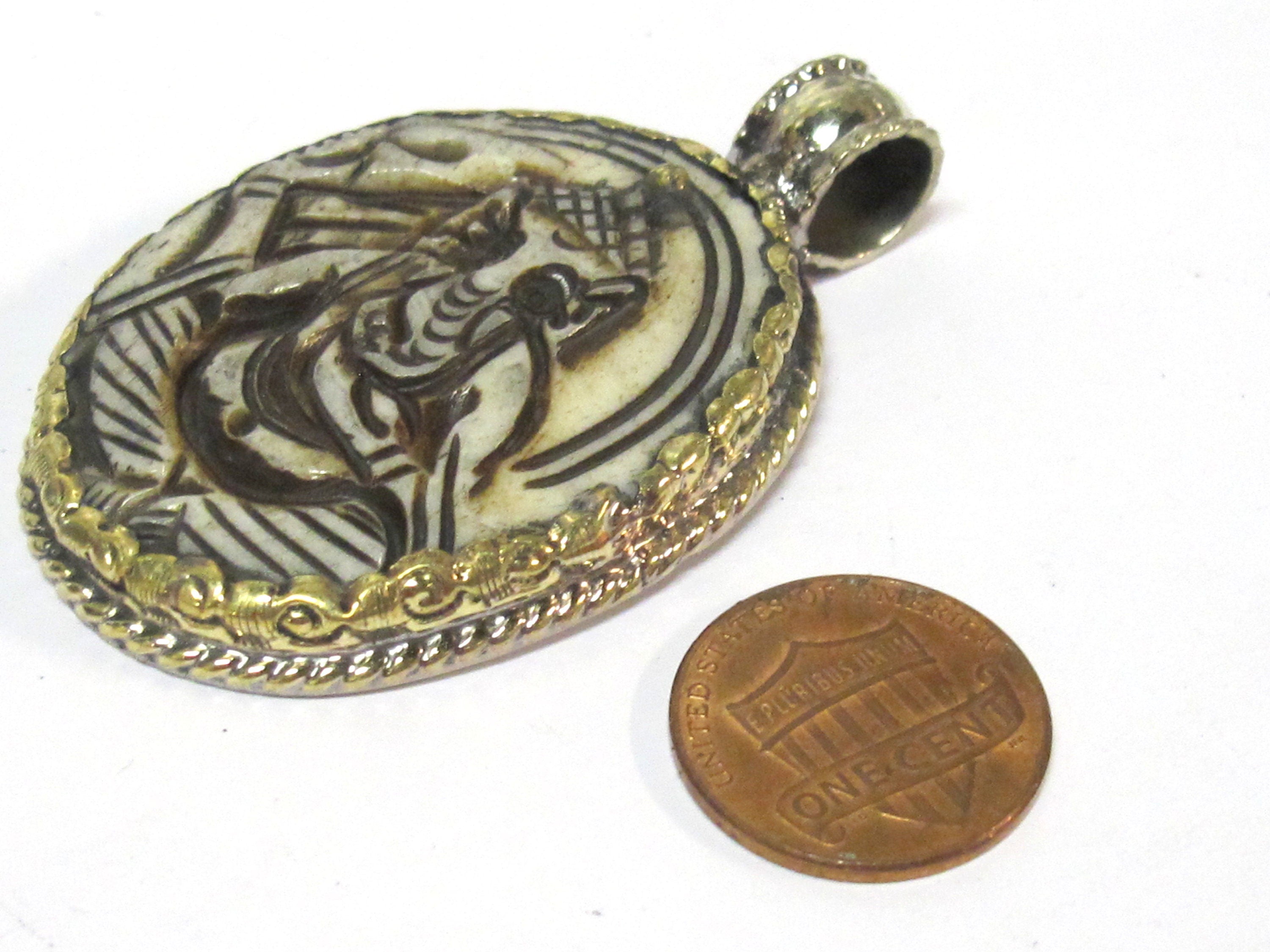 1 Pendant - Intricate carved ethnic Hindu Lord Ganesha recycled cattle bone pendant with floral carving on reverse side - PB007P