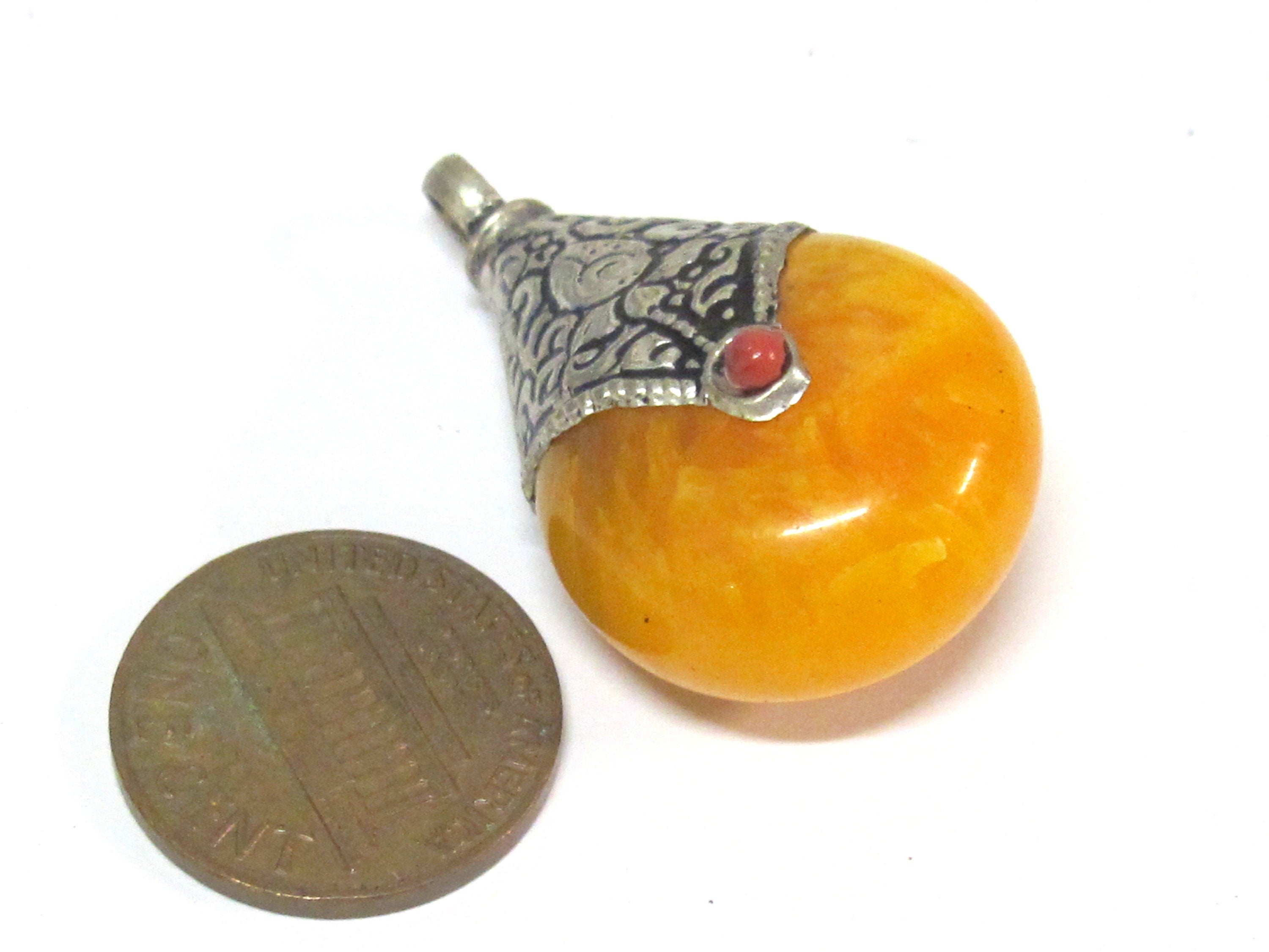 1 Pendant - Tibetan silver honey copal resin reversible pendant charms with lotus flower design on bail - PM612A