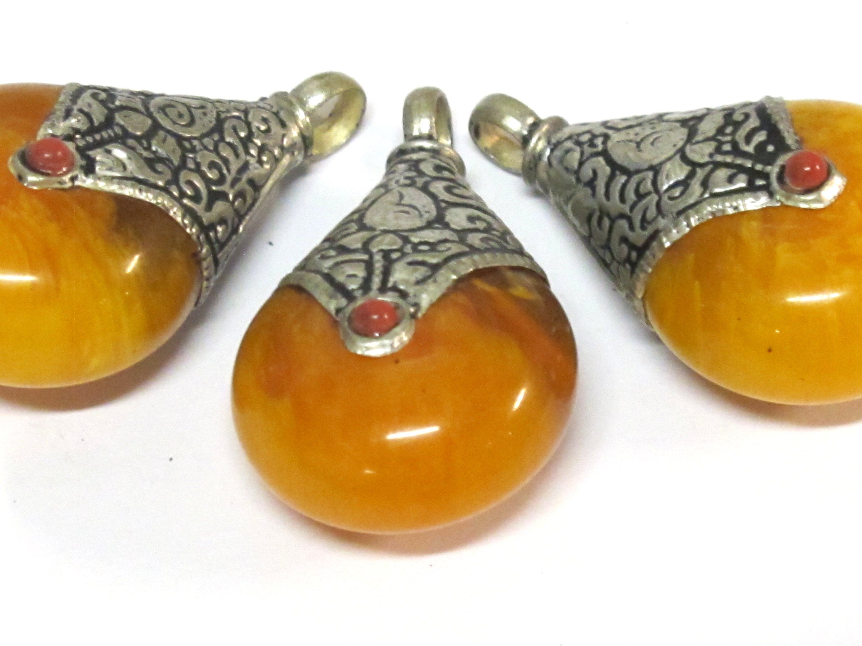 1 Pendant - Tibetan silver honey copal resin reversible pendant charms with lotus flower design on bail - PM612A