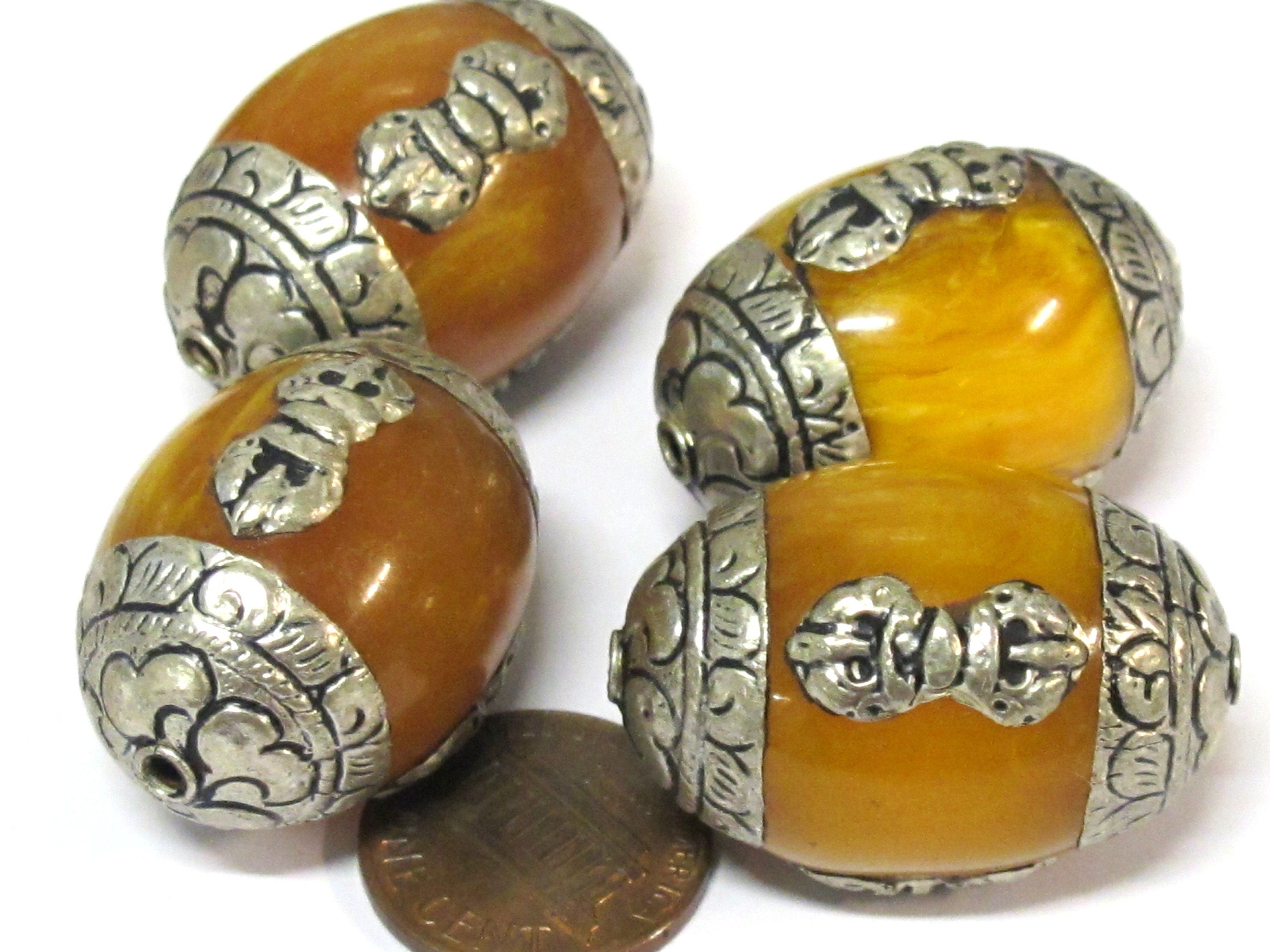 1 bead - Large Tibetan honey copal resin capped bead with tibetan silver dorje vajra symbol - BD121B