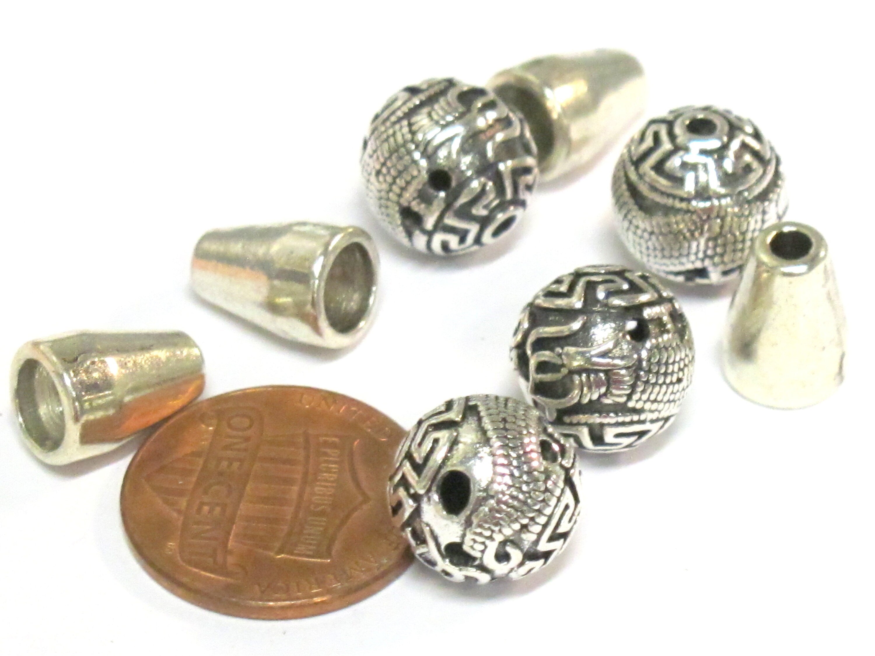 1 Guru bead - Tibetan silver 3 hole Guru Bead dragon design 11 - 12 mm size with column bead - GB066