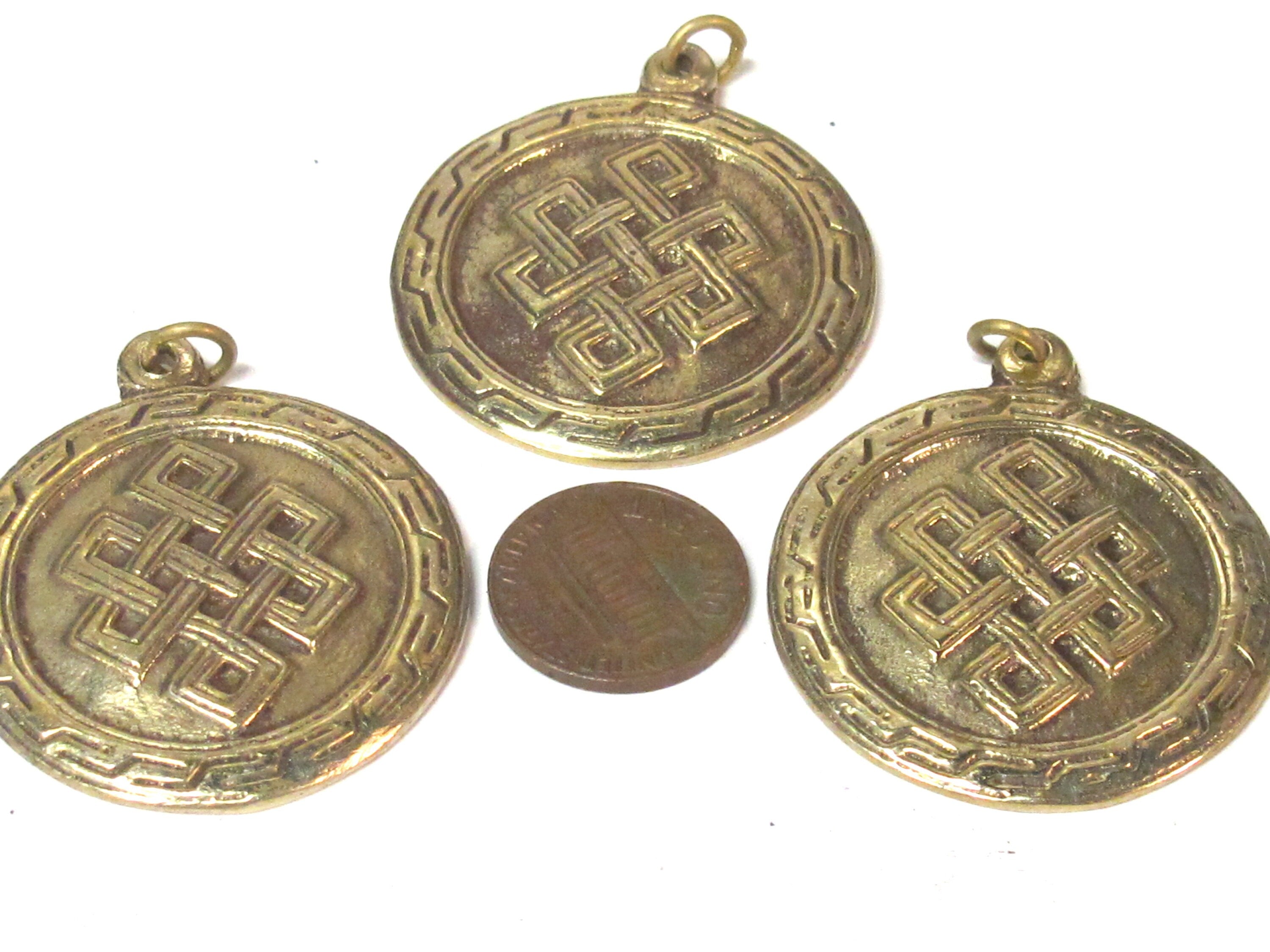 1 Pendant - Tibetan brass infinity knot endless knot symbol with reverse side om mantra pendant from Nepal - CP139