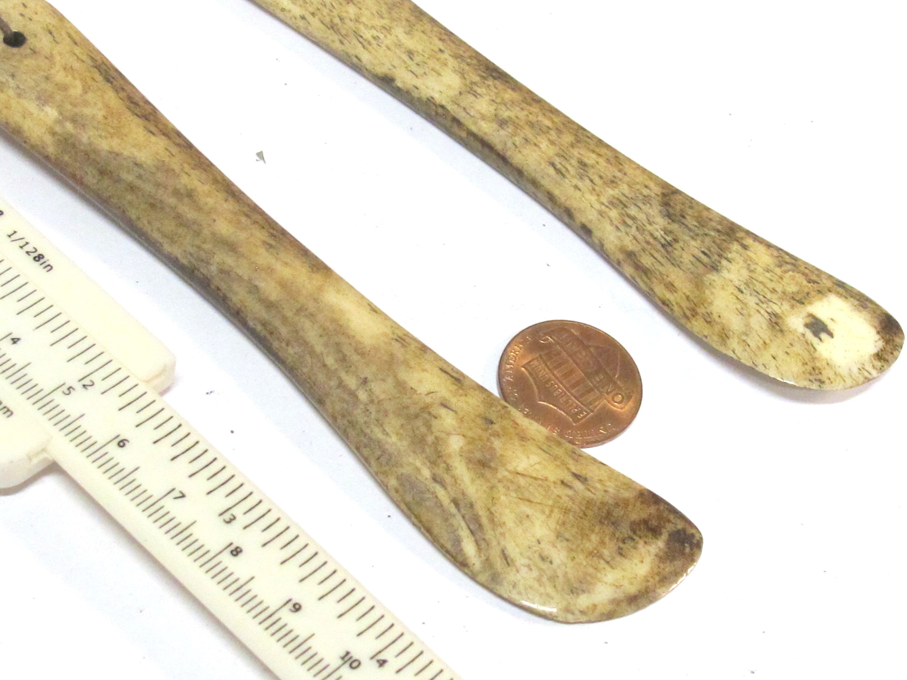 1 pendant - Long large size ethnic tribal design recycled cattle bone pendant - PB117