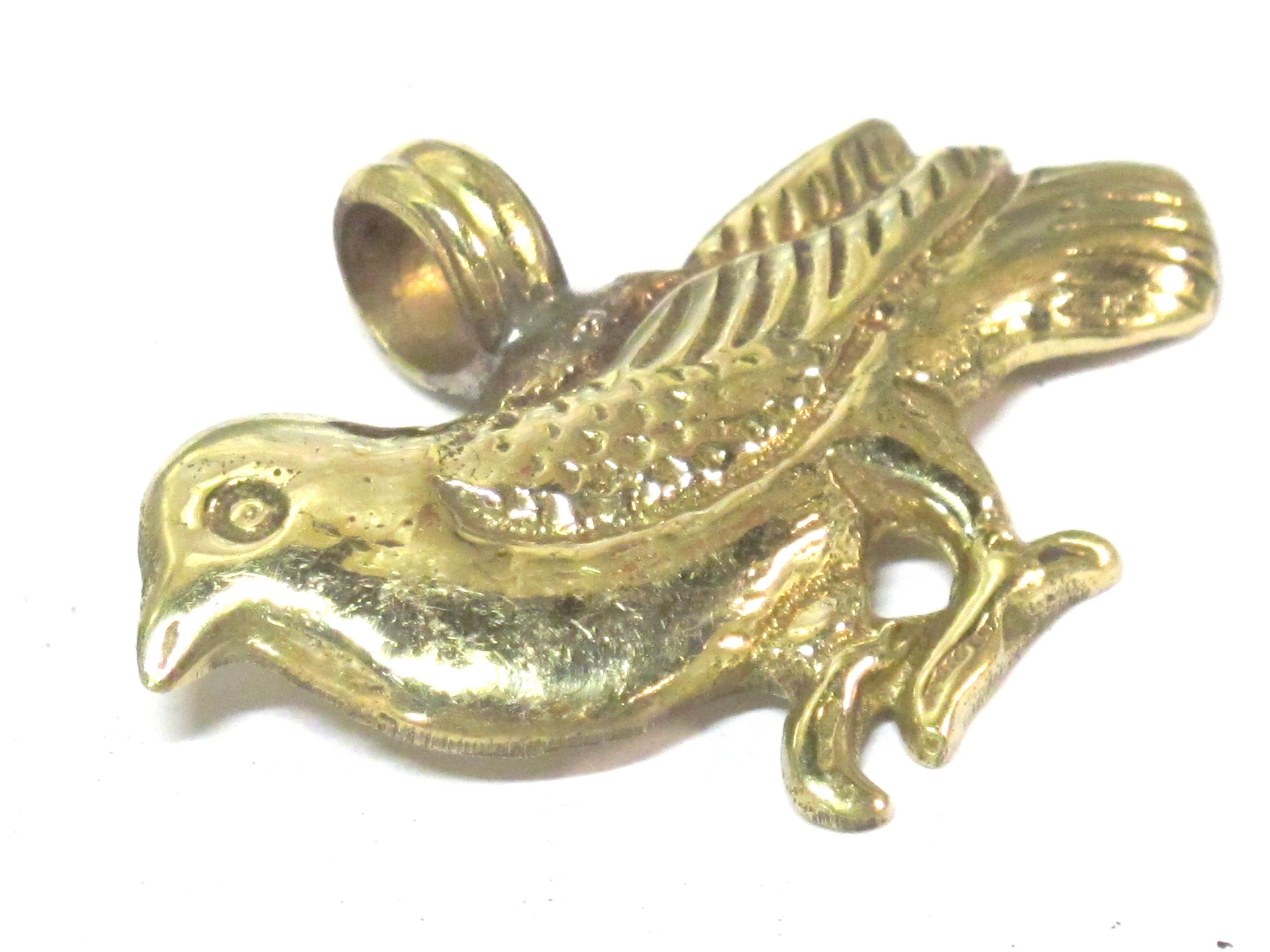 1 Pendant - Medium size solid brass bird pendant with reverse side carving design - CP135