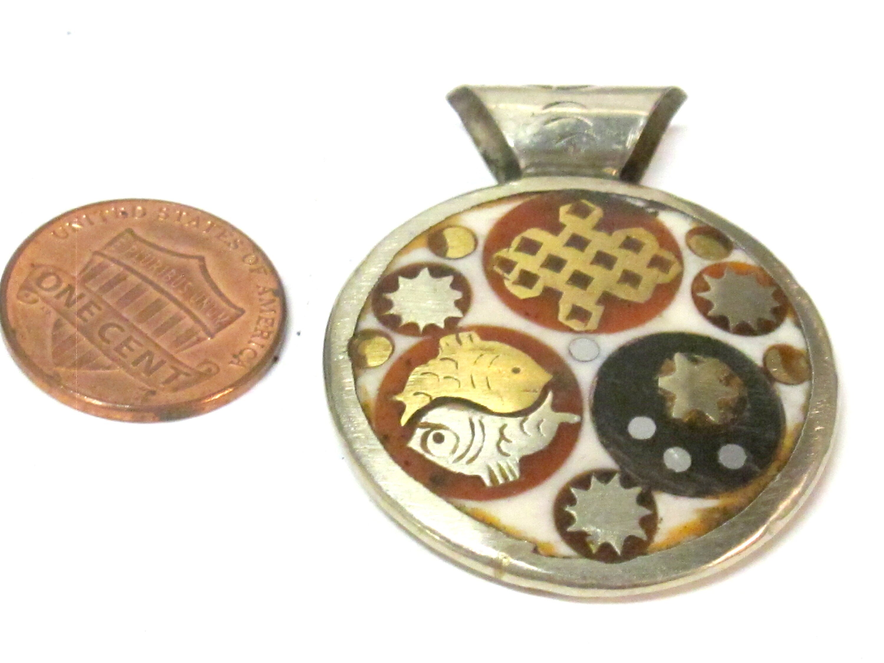1 Pendant - Reversible round white cream color sun moon star tibetan recycled cattle bone pendant with infinity knot fish symbol - PM176K