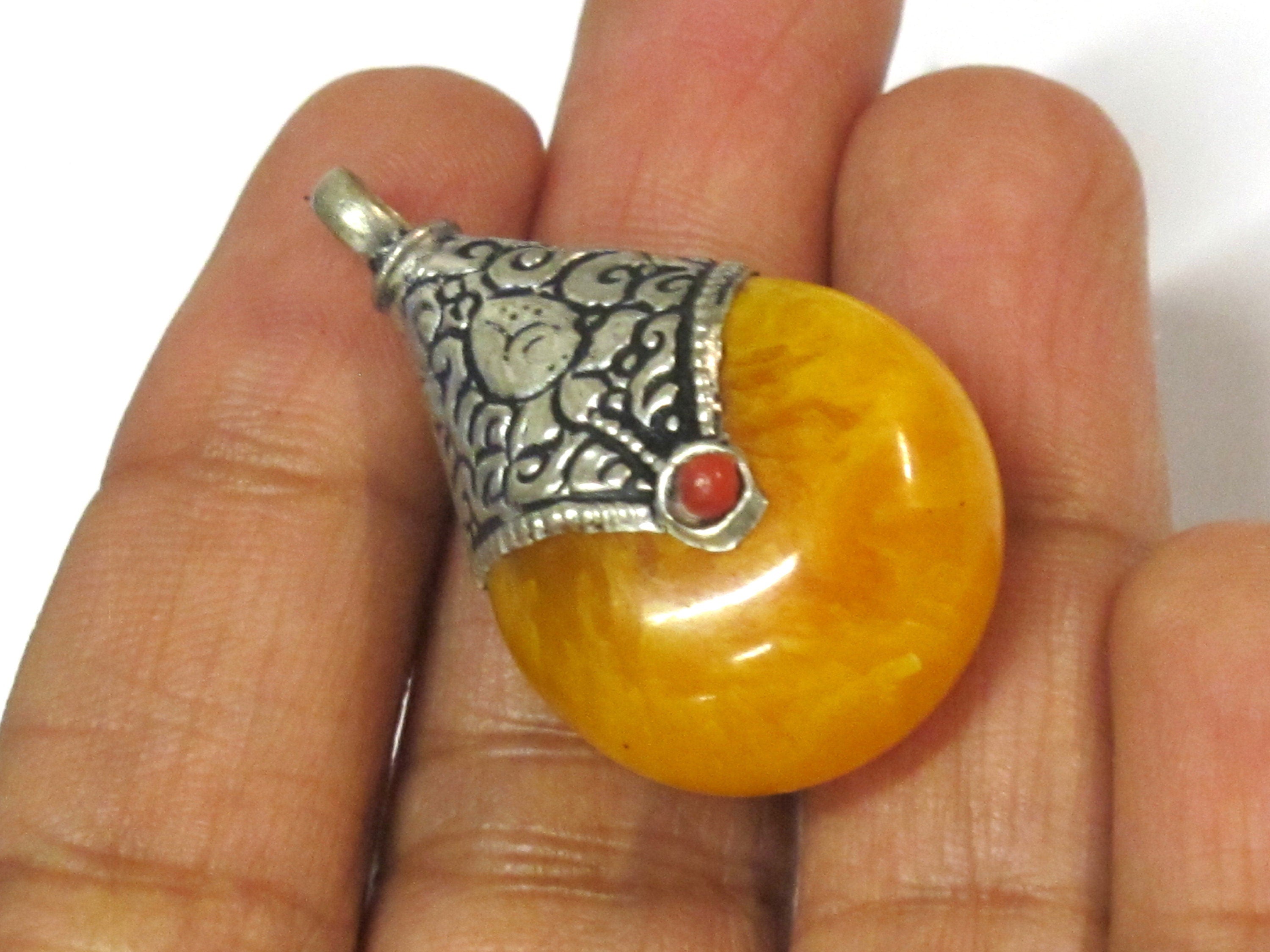 1 Pendant - Tibetan silver honey copal resin reversible pendant charms with lotus flower design on bail - PM612A