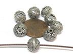 8 BEADS - Tibetan oval shape antiqued silver color finish small size metal alloy beads from Nepal - BD645D