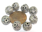 8 BEADS - Tibetan oval shape antiqued silver color finish small size metal alloy beads from Nepal - BD645D