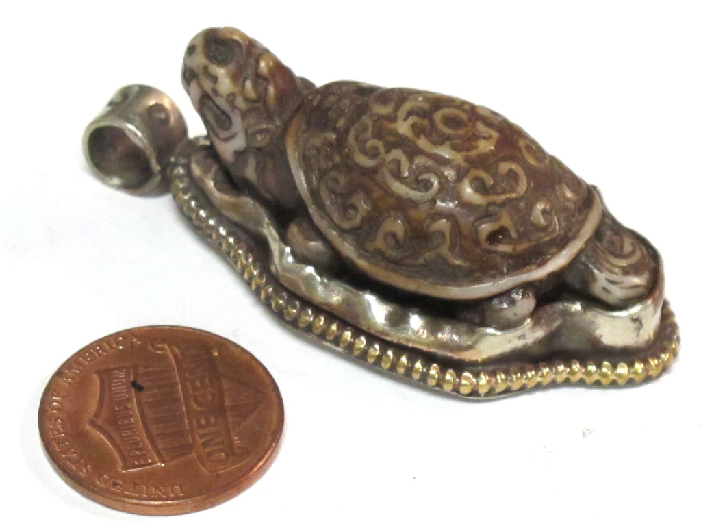 1 Pendant - Tibetan brown color carved Bone turtle tortoise design pendant with floral carving on reverse side - PB013D