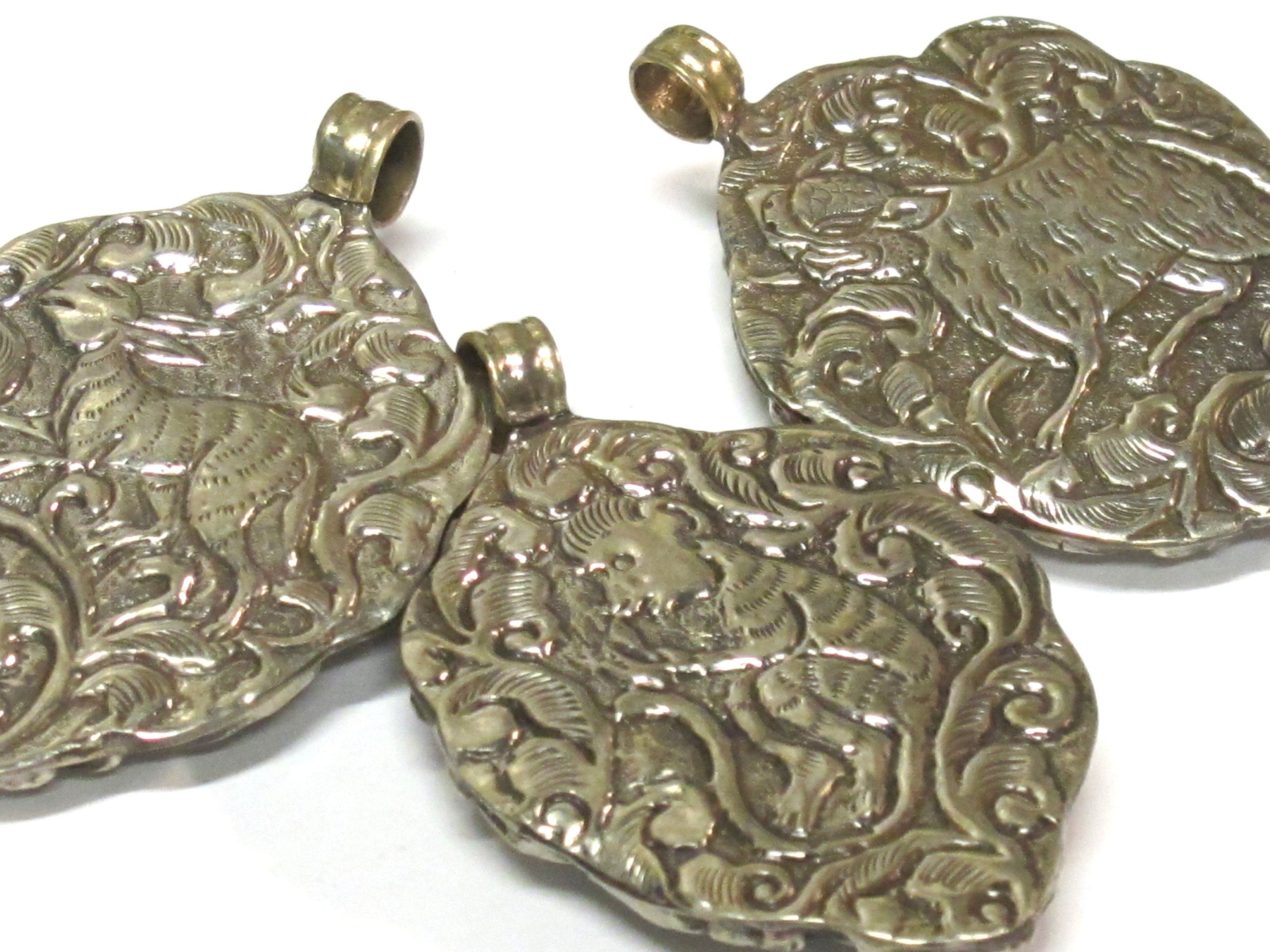 Large size Tibetan antiqued silver finish repousse Dragon pendant with mix carving on reverse side - PM351A