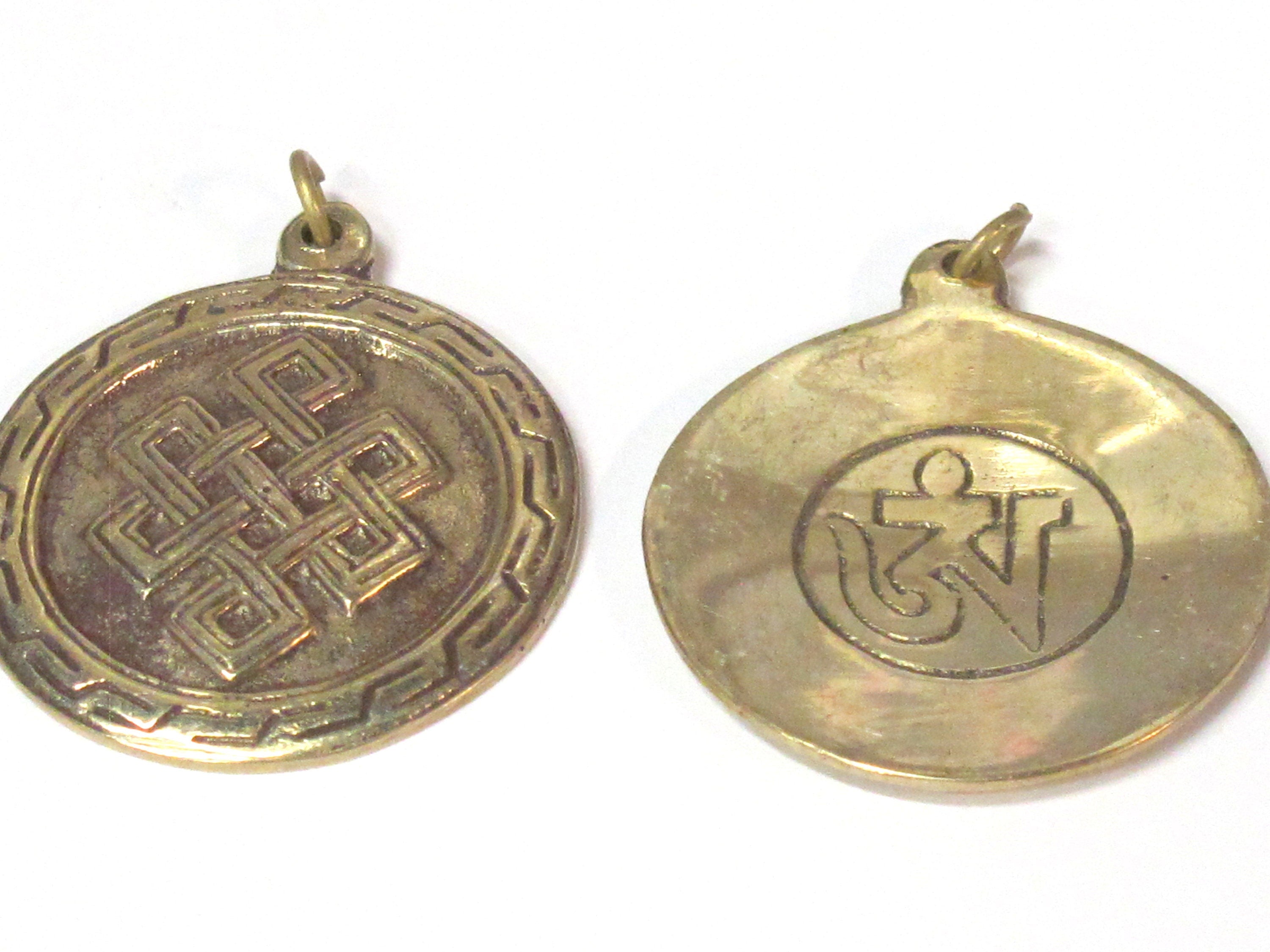 1 Pendant - Tibetan brass infinity knot endless knot symbol with reverse side om mantra pendant from Nepal - CP139