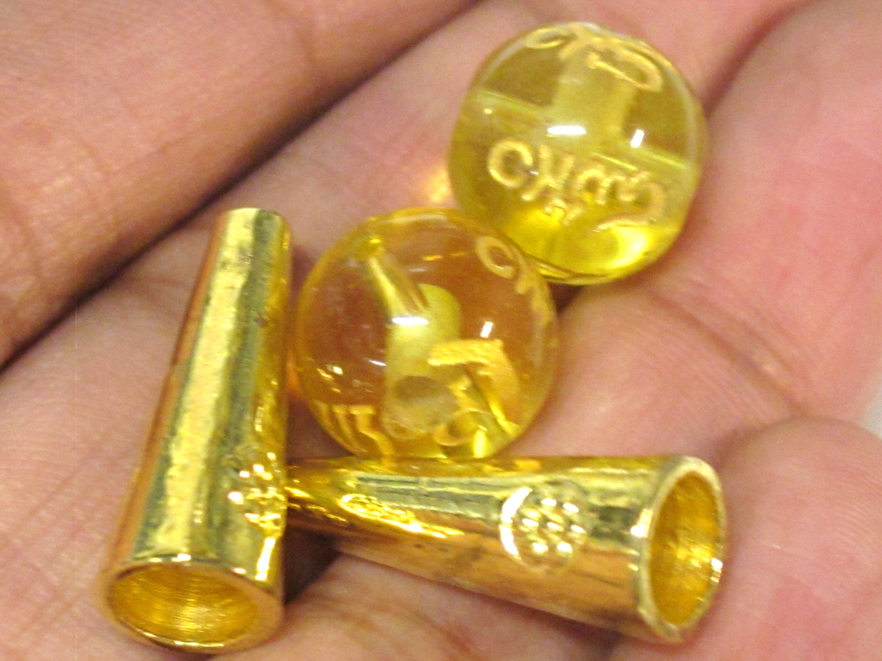 1 Guru Bead set - 12 mm size Tibetan om mantra etched golden honey lemon color synthetic quartz Guru bead and gold color cone bead - GB067