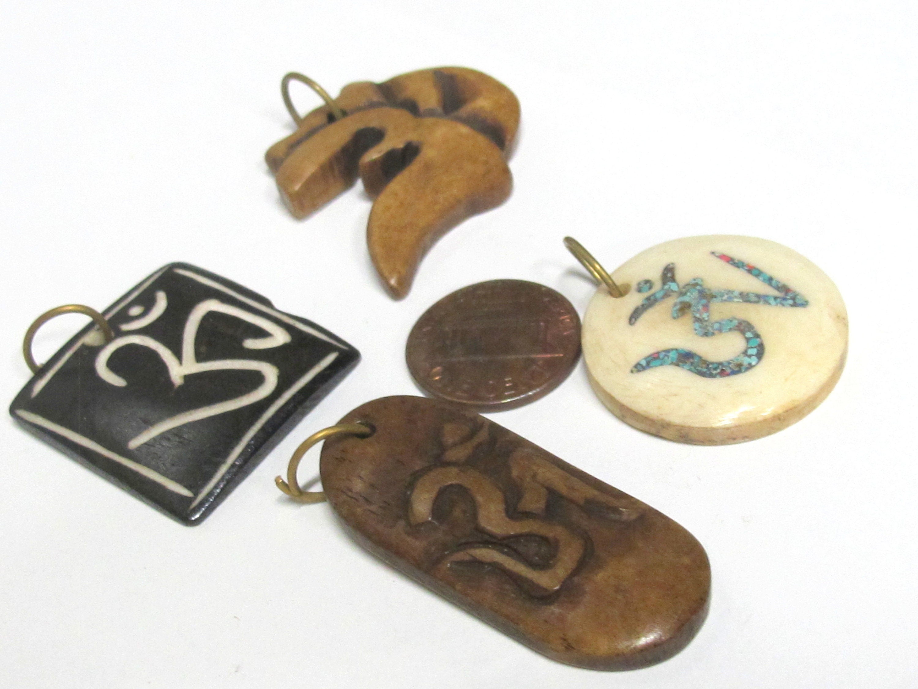 4 bone pendants - Nepal om bone pendants recycled cattle bone pendant charms yoga bag accessories Nepal wholesale lot PB079K