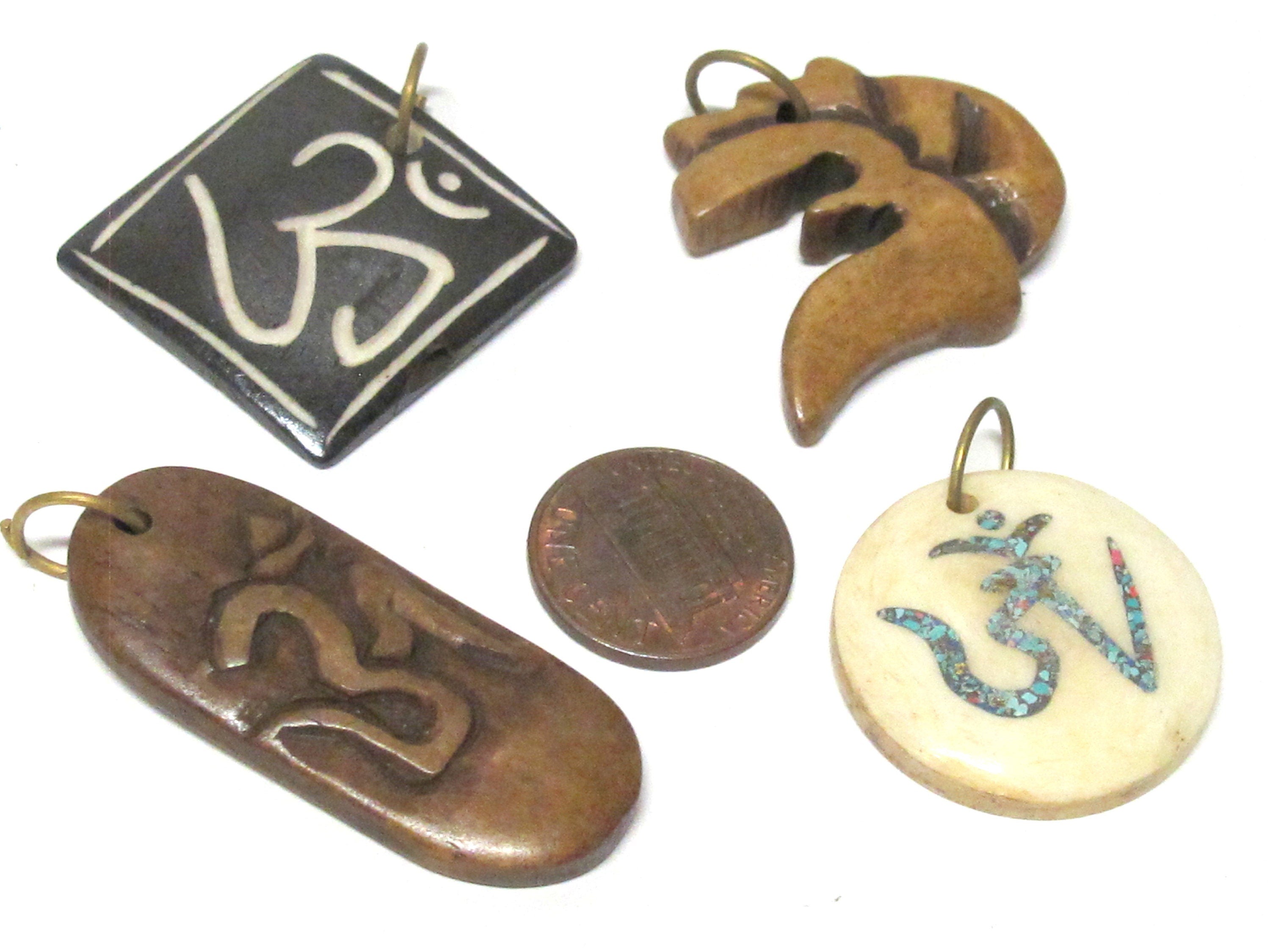 4 bone pendants - Nepal om bone pendants recycled cattle bone pendant charms yoga bag accessories Nepal wholesale lot PB079K