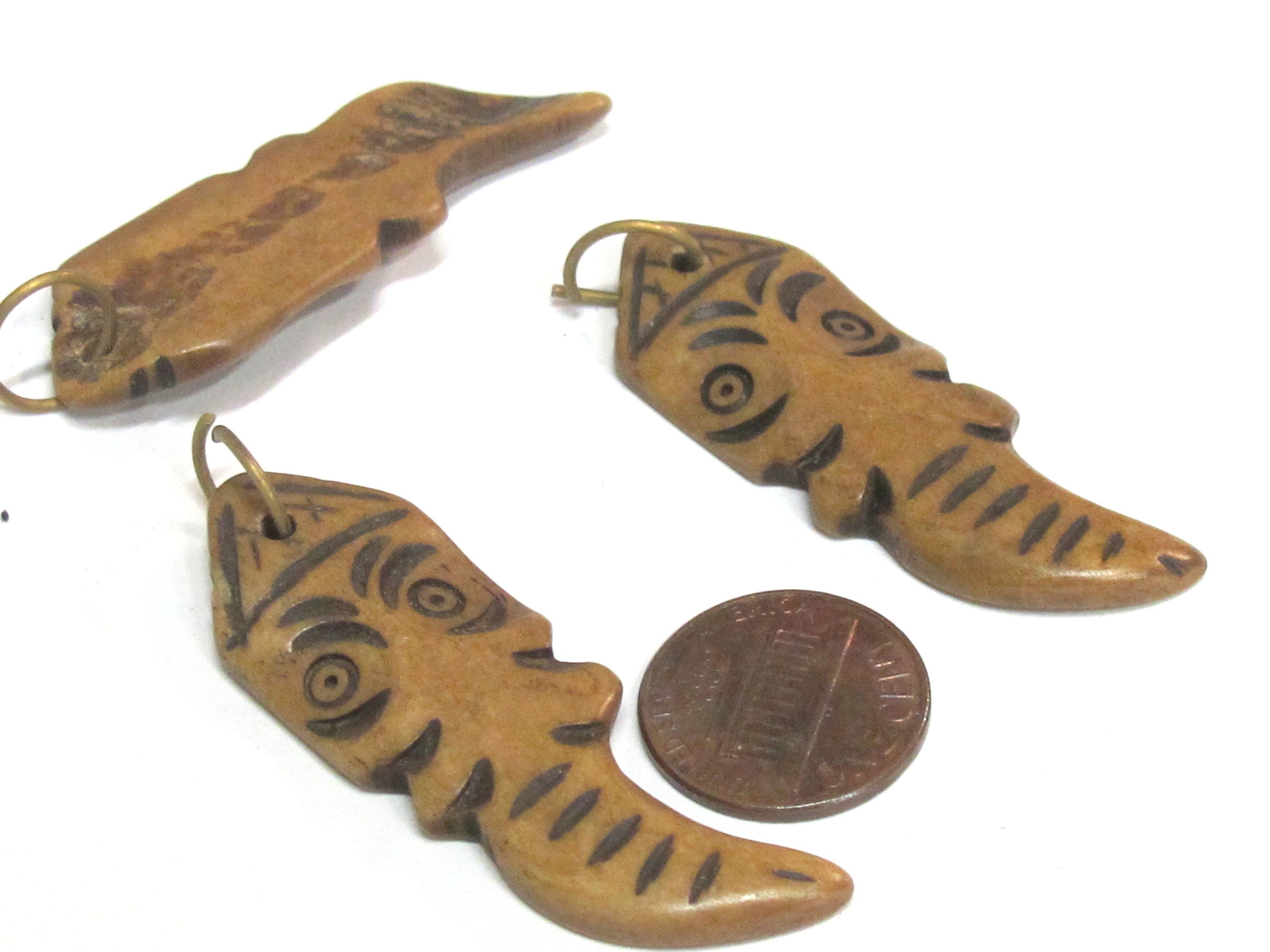 1 Pendant - Ganesha intricately carved recycled cattle recycled cattle bone pendant - PB083K