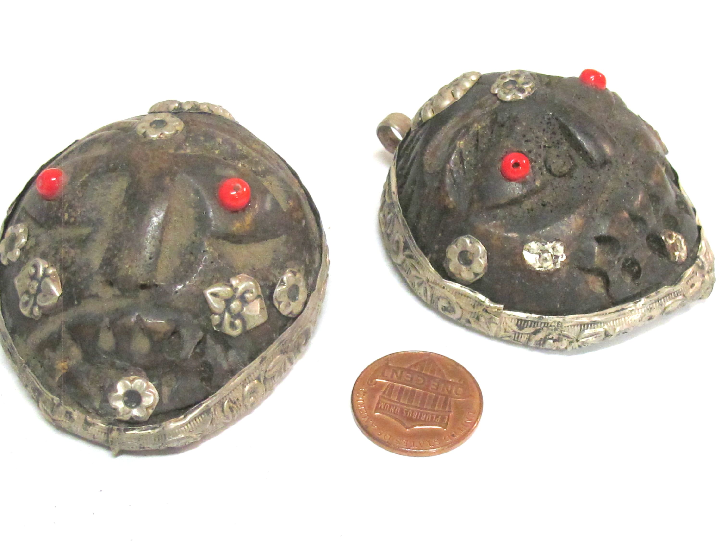 1 Pendant - Unique large tribal carved face recycled cattle bone pendant from Nepal encased in tibetan silver color carved bail - PB118A