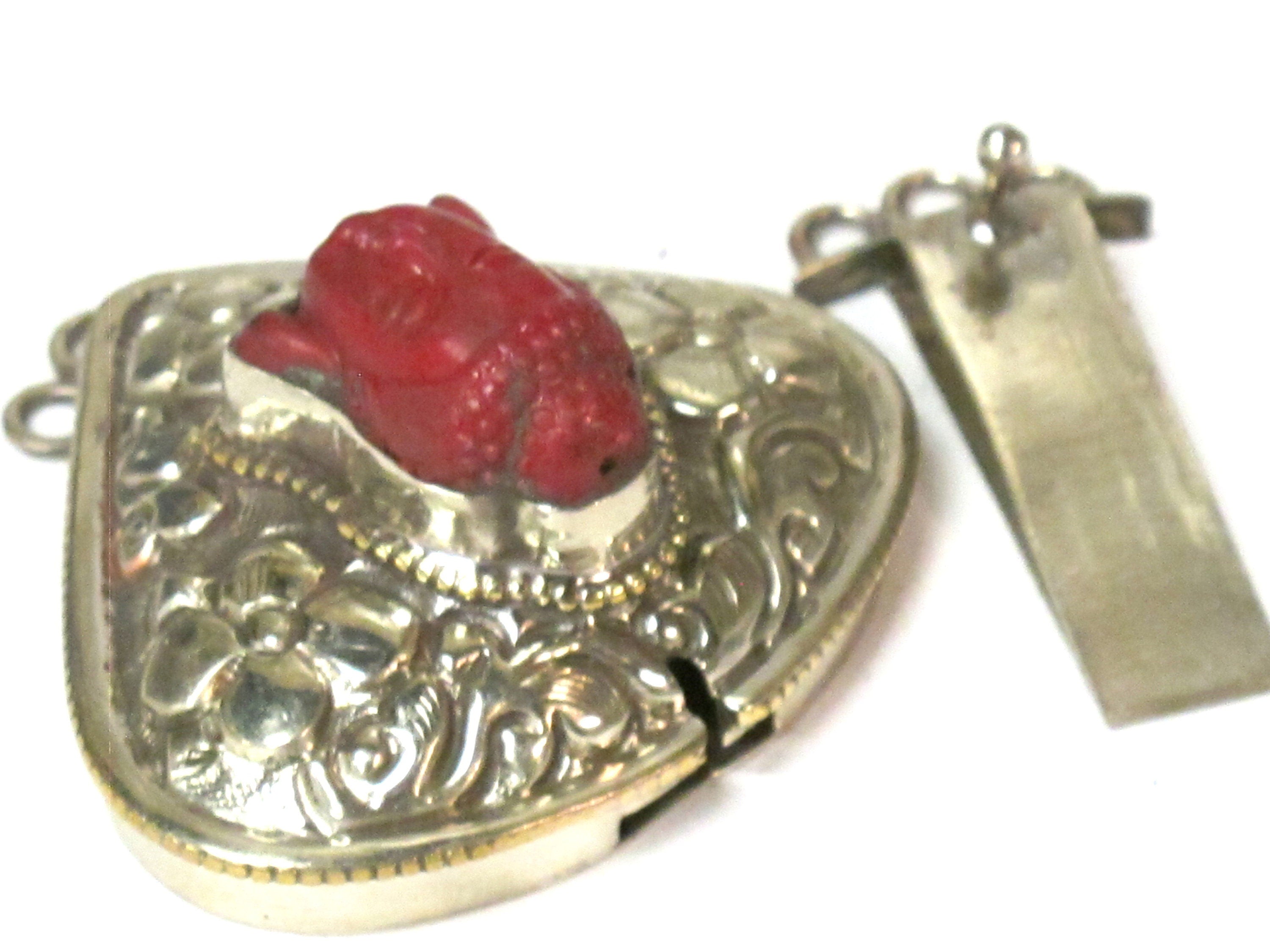 1 clasp - Large triangular heart shape ethnic Tibetan silver finish red buddha box clasp pendant from Nepal - LN039G