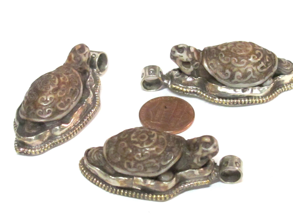 1 Pendant - Tibetan brown color carved Bone turtle tortoise design pendant with floral carving on reverse side - PB013D