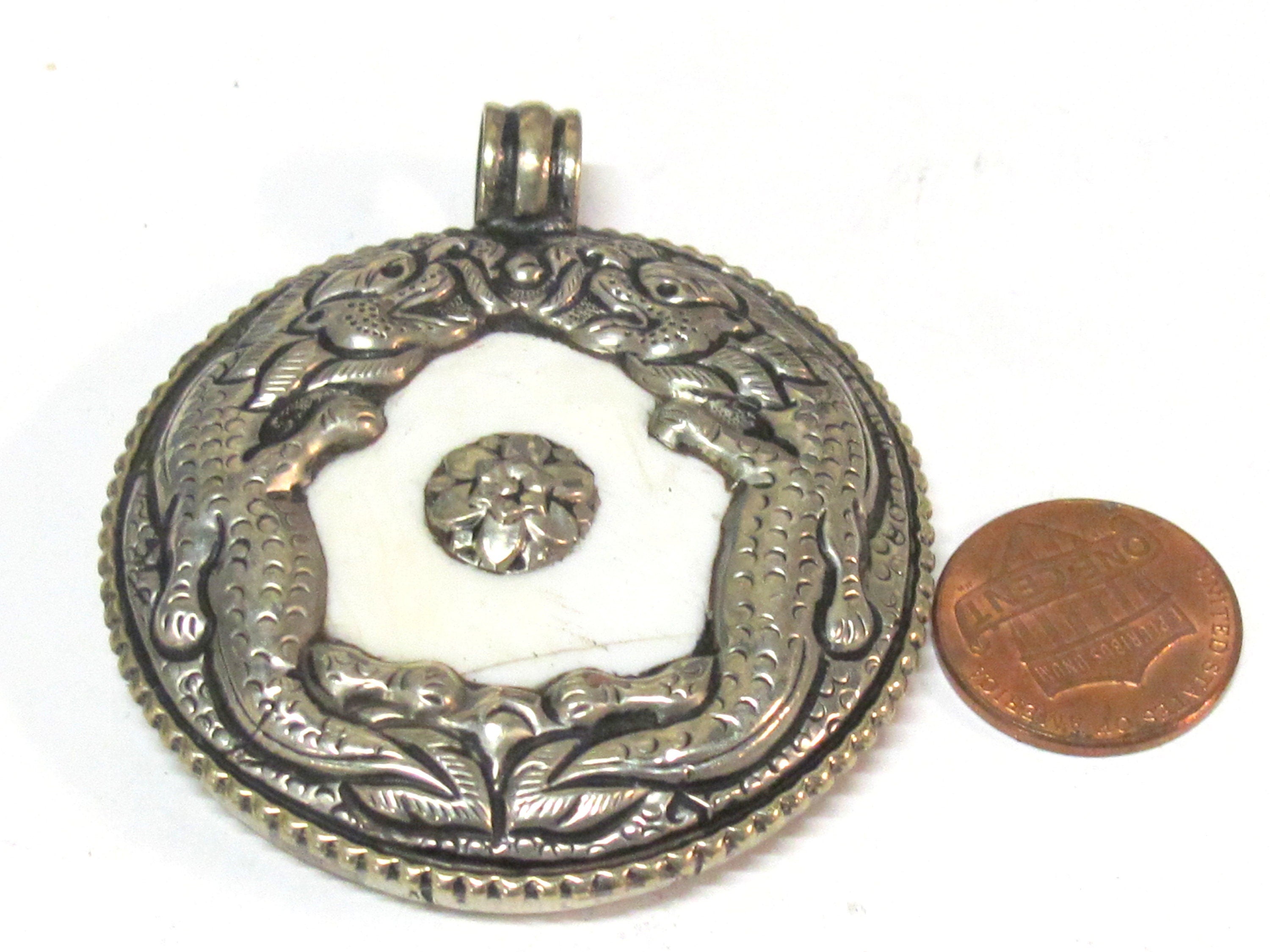 Tibetan pendants - Exotic naga conch shell Tibetan antiqued silver double Dragon Tibetan pendant Nepal - PM246K