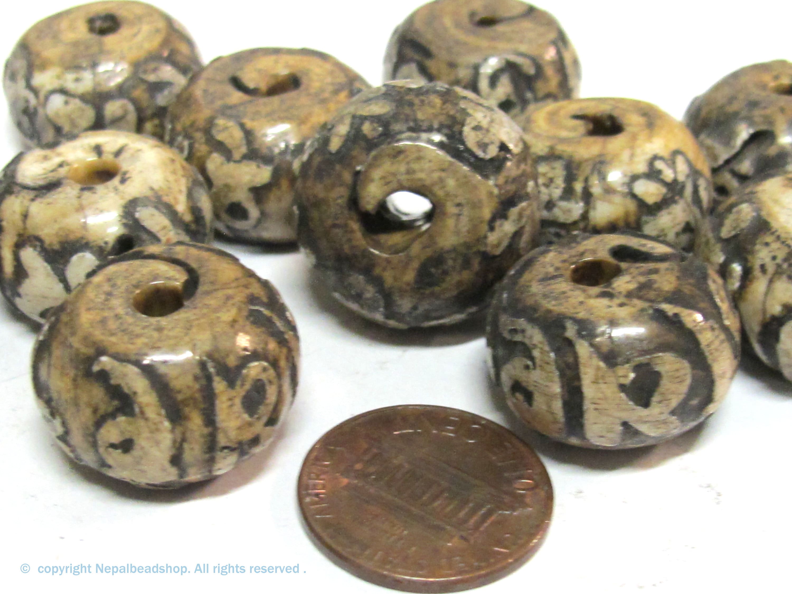2 Beads -nepal beads tibetan beads Old shell beads Large size 19 - 21 mm Tibetan Om carved conch shell beads- CH006K