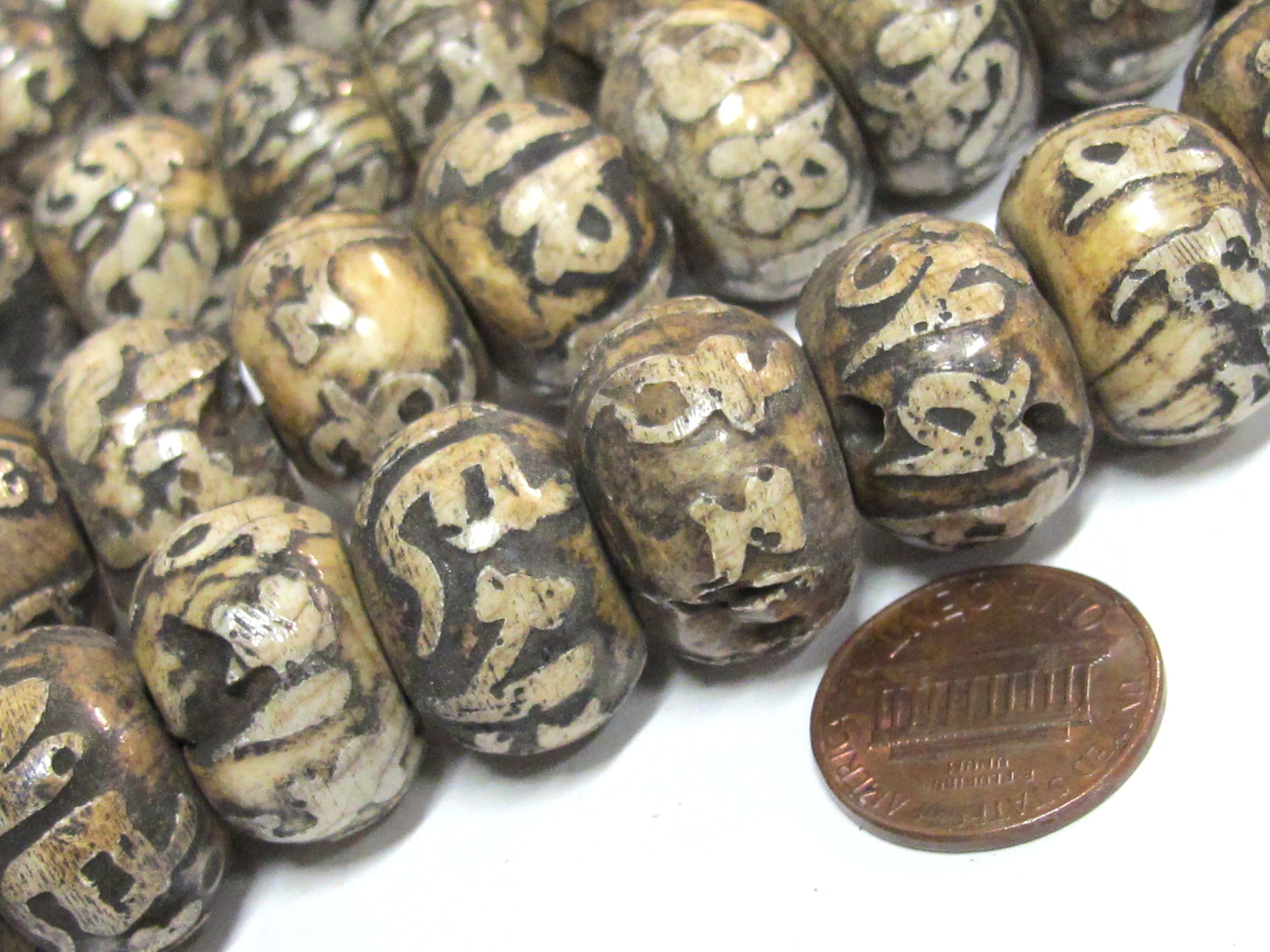 2 Beads -nepal beads tibetan beads Old shell beads Large size 19 - 21 mm Tibetan Om carved conch shell beads- CH006K