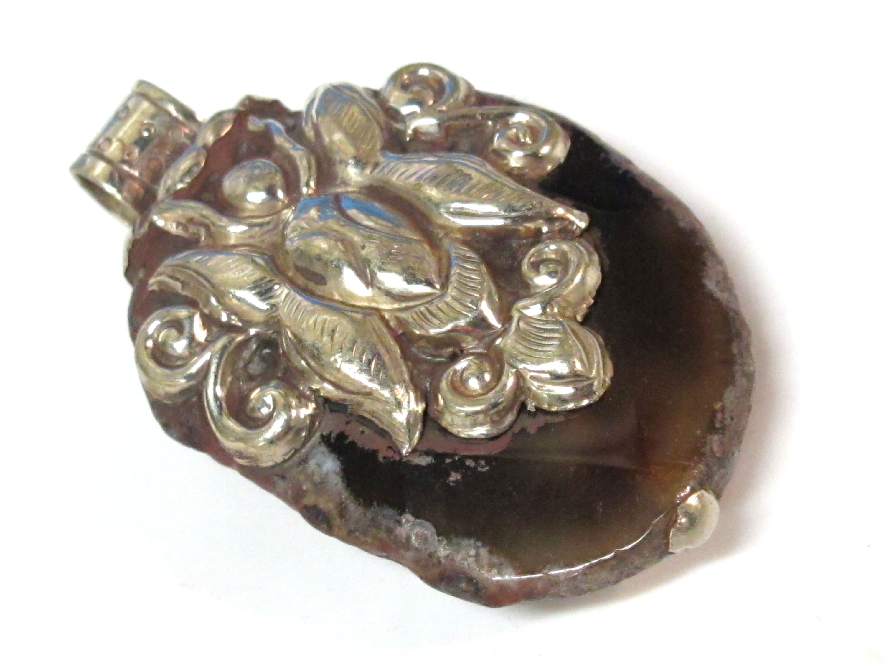 Beautiful Tibetan earthy agate gemstone pendant with deer butterfly reversible design - PM206D