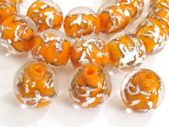 10 BEADS - Orange color silver color swirl glass beads - AB026