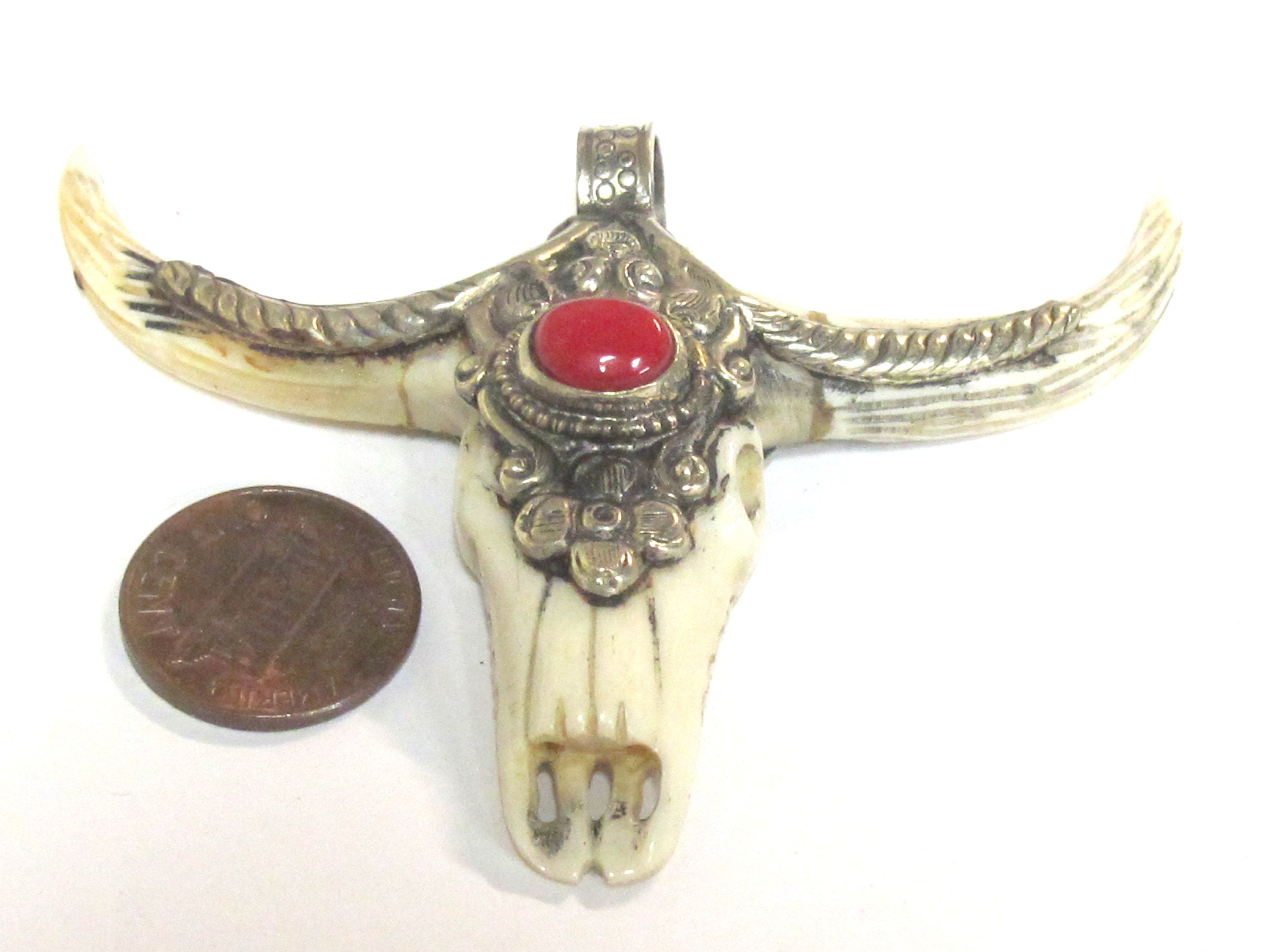 1 Pendant - Large unique gorgeous cattle skull head double horn design bone pendant with coral inlay handicraft from Nepal - PB120A
