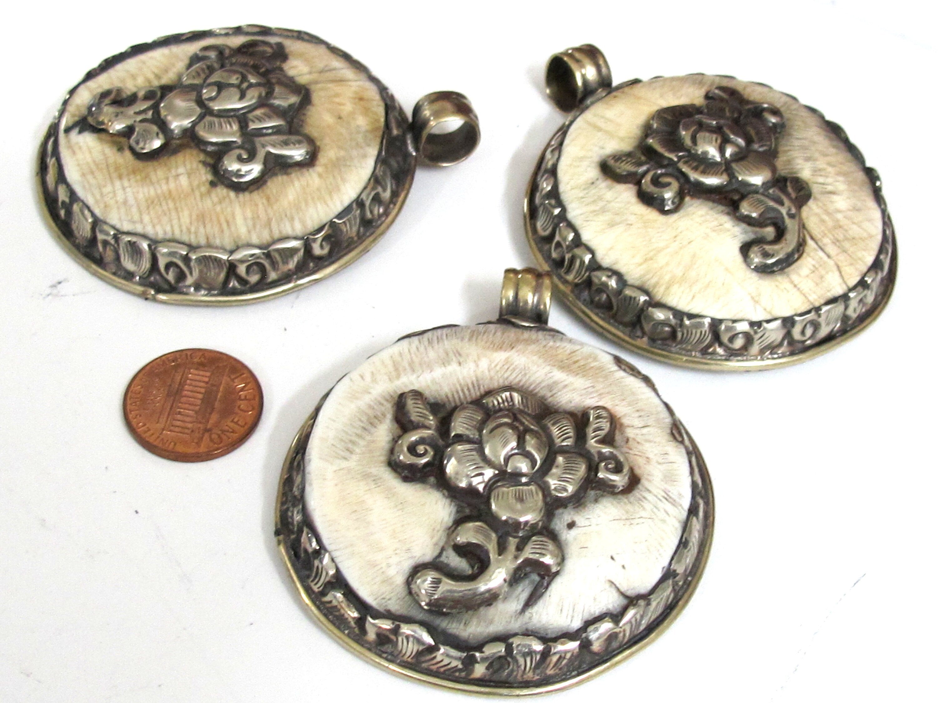 1 pendant - Large Ethnic Tibetan Nepal antiqued silver finish naga conch shell pendant with lotus flower design - PM547K
