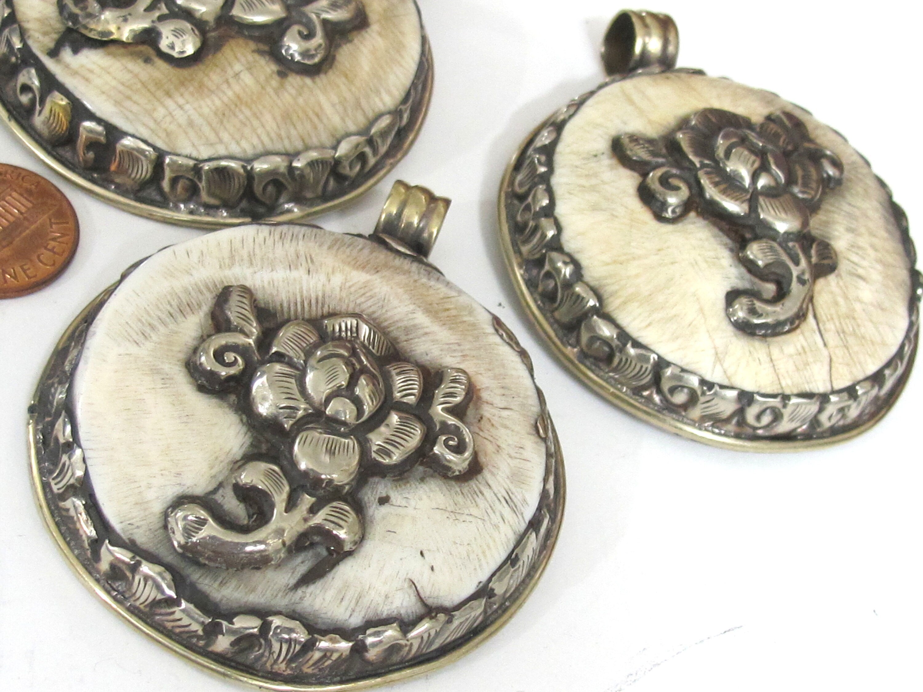 1 pendant - Large Ethnic Tibetan Nepal antiqued silver finish naga conch shell pendant with lotus flower design - PM547K