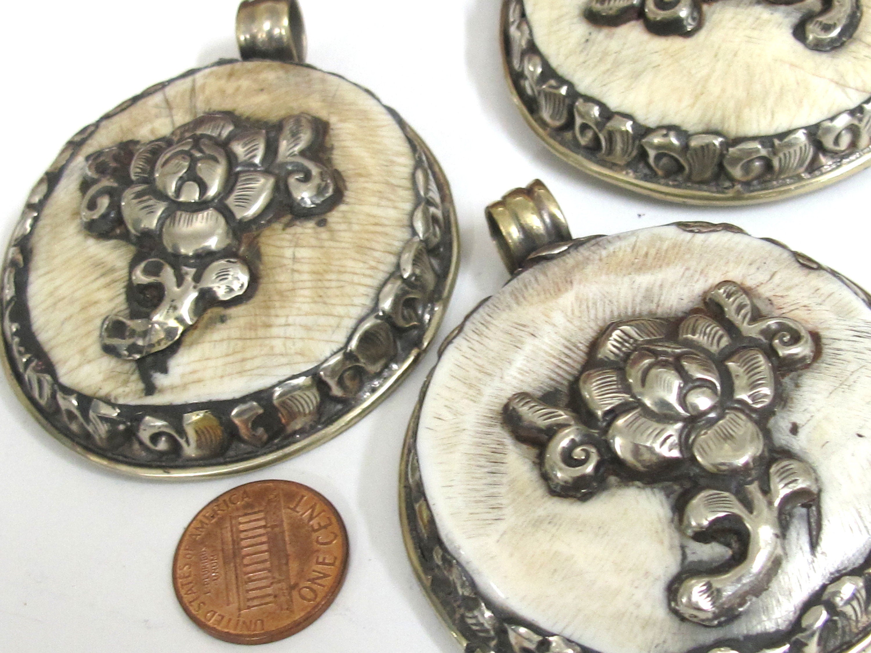 1 pendant - Large Ethnic Tibetan Nepal antiqued silver finish naga conch shell pendant with lotus flower design - PM547K