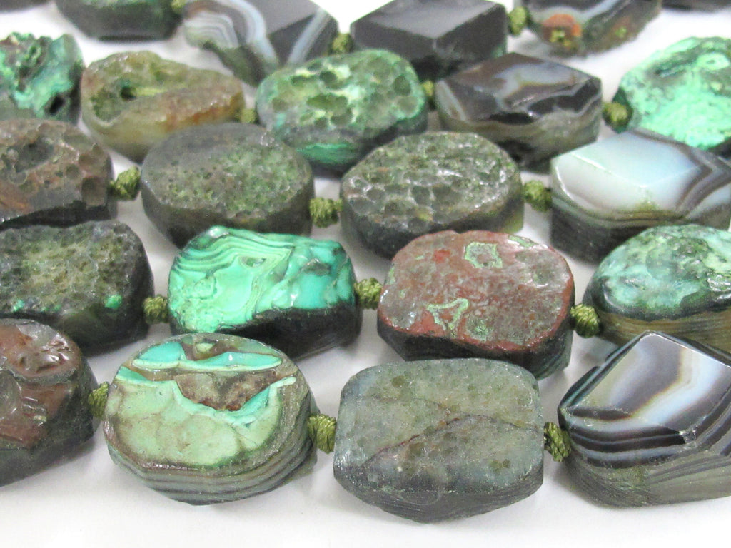 4 BEADS - Beautiful oval shape reversible Green color rough agate coin slab beads and facet cut smooth on reverse side - GM289K