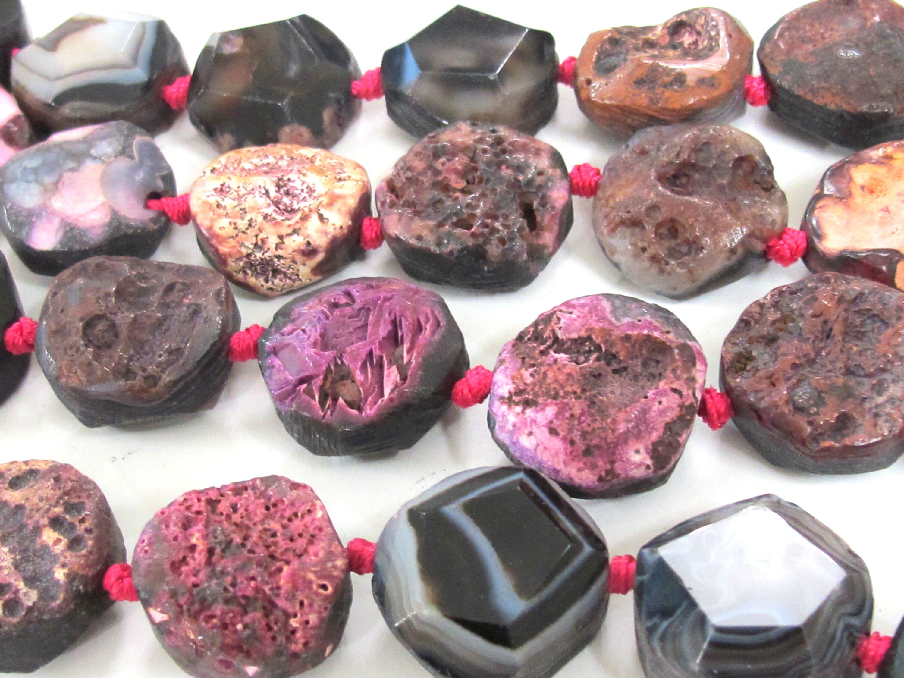 4 Beads - Pink color reversible rough agate coin slab beads and facet cut smooth on reverse side - GM289M