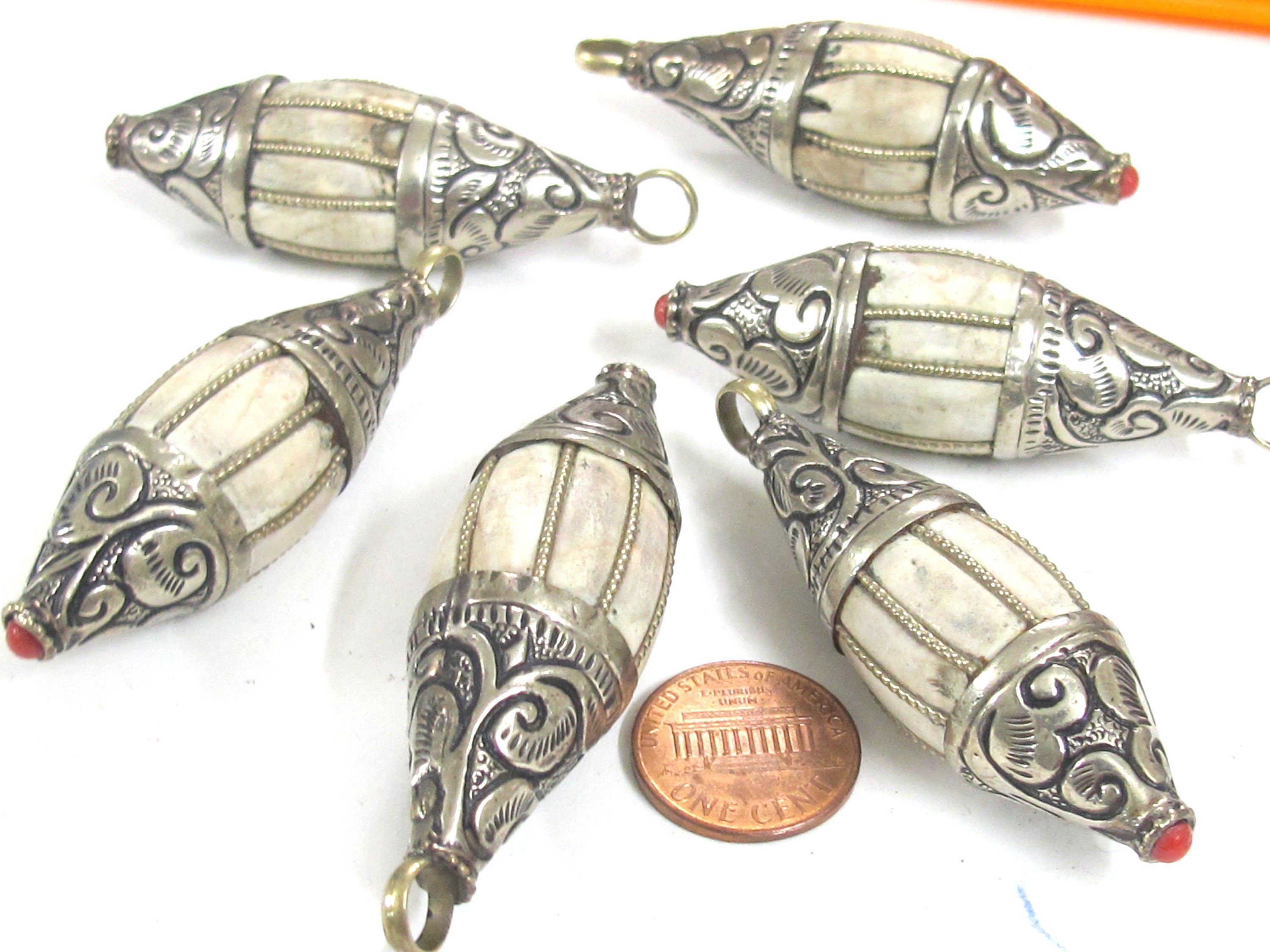 1 Pendant - Ethnic Nepal Tibetan silver color capped wire inlaid Naga Conch shell bicone drop shape pendant from Nepal - PM427K