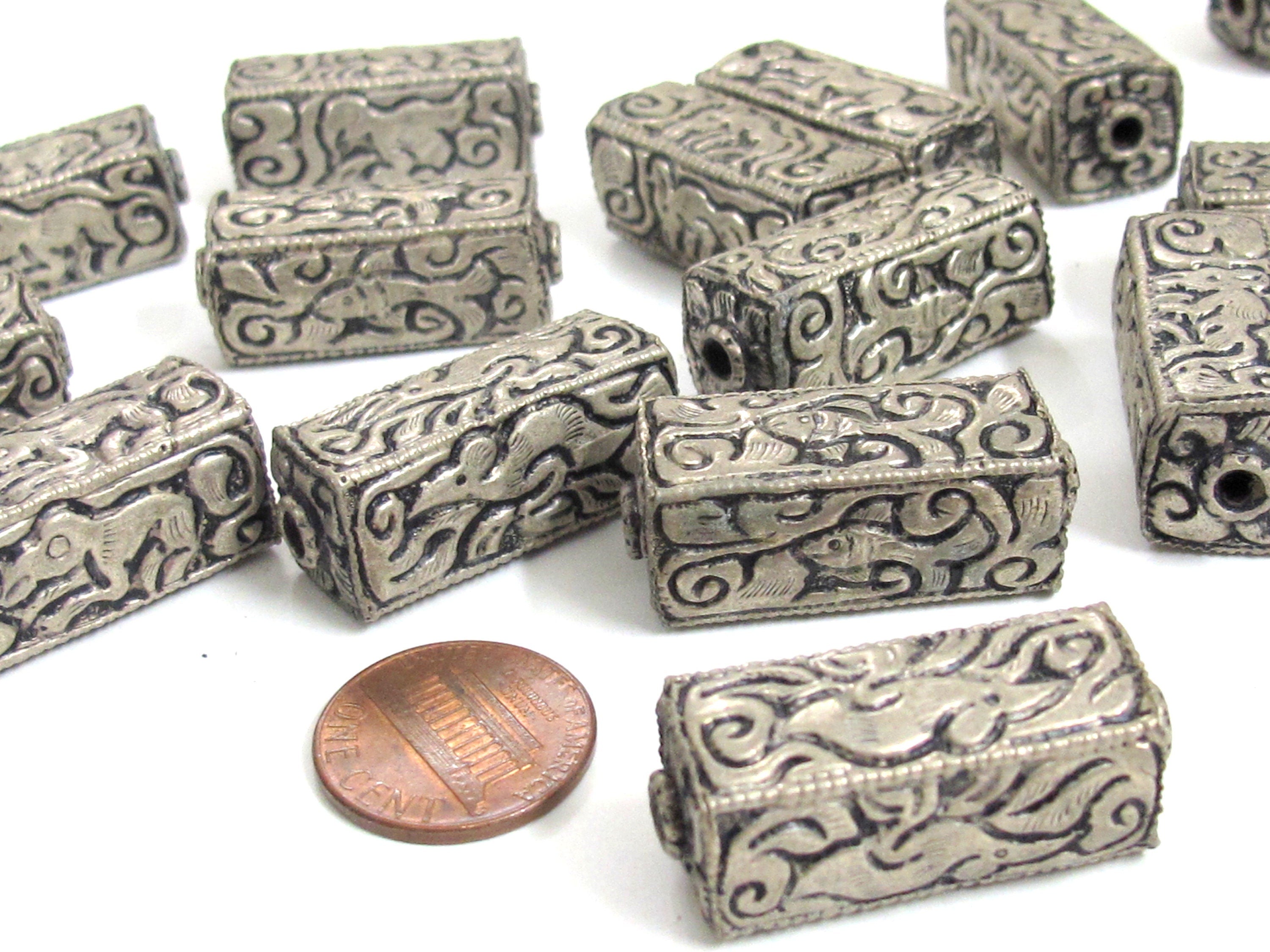4 Beads - Tibetan antiqued silver color finish repousse animal bird floral mix carving rectangle cube shape beads - BD957K